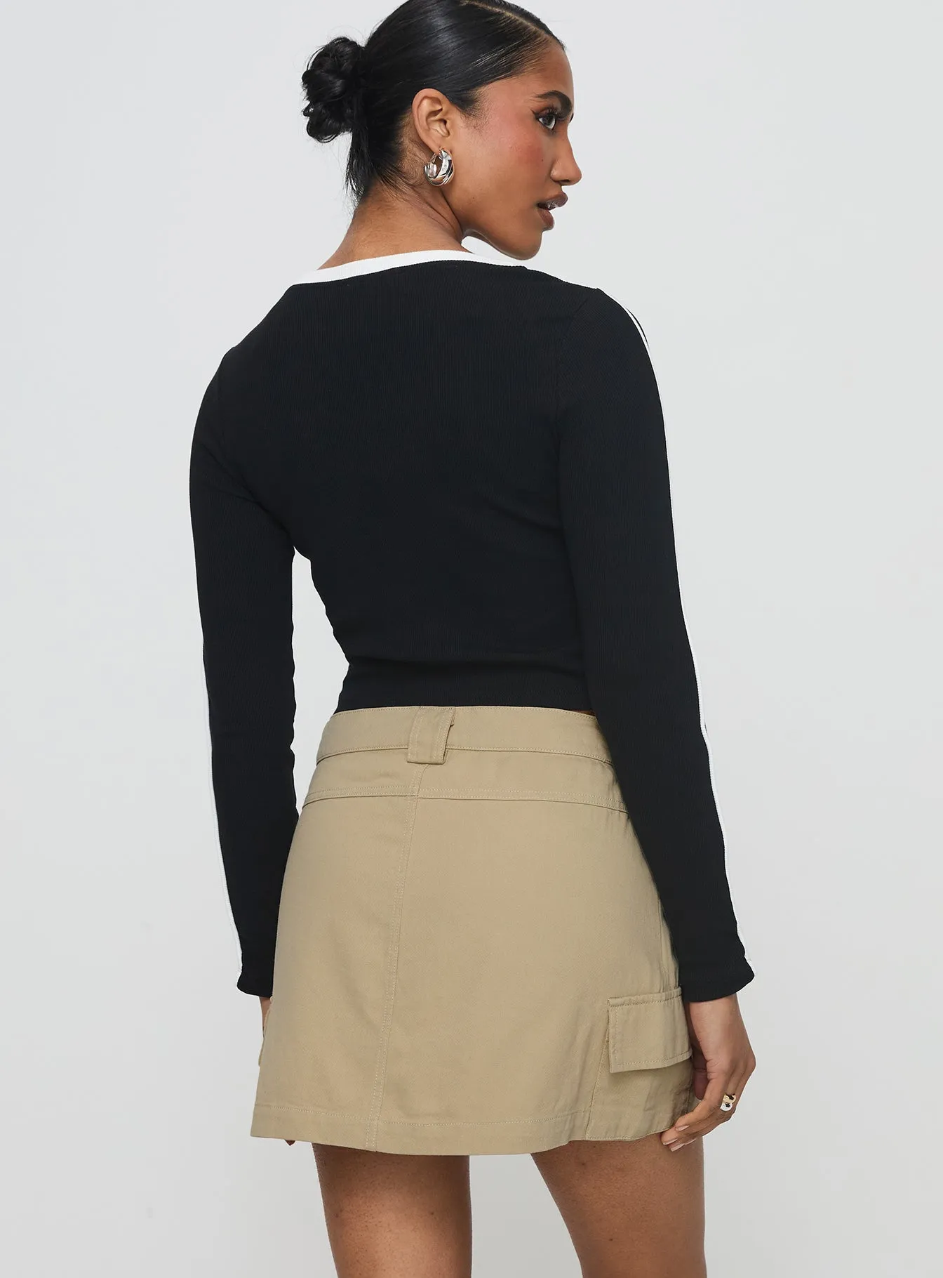 Layered Design Minimal Touch Gonzales Mini Skirt Beige