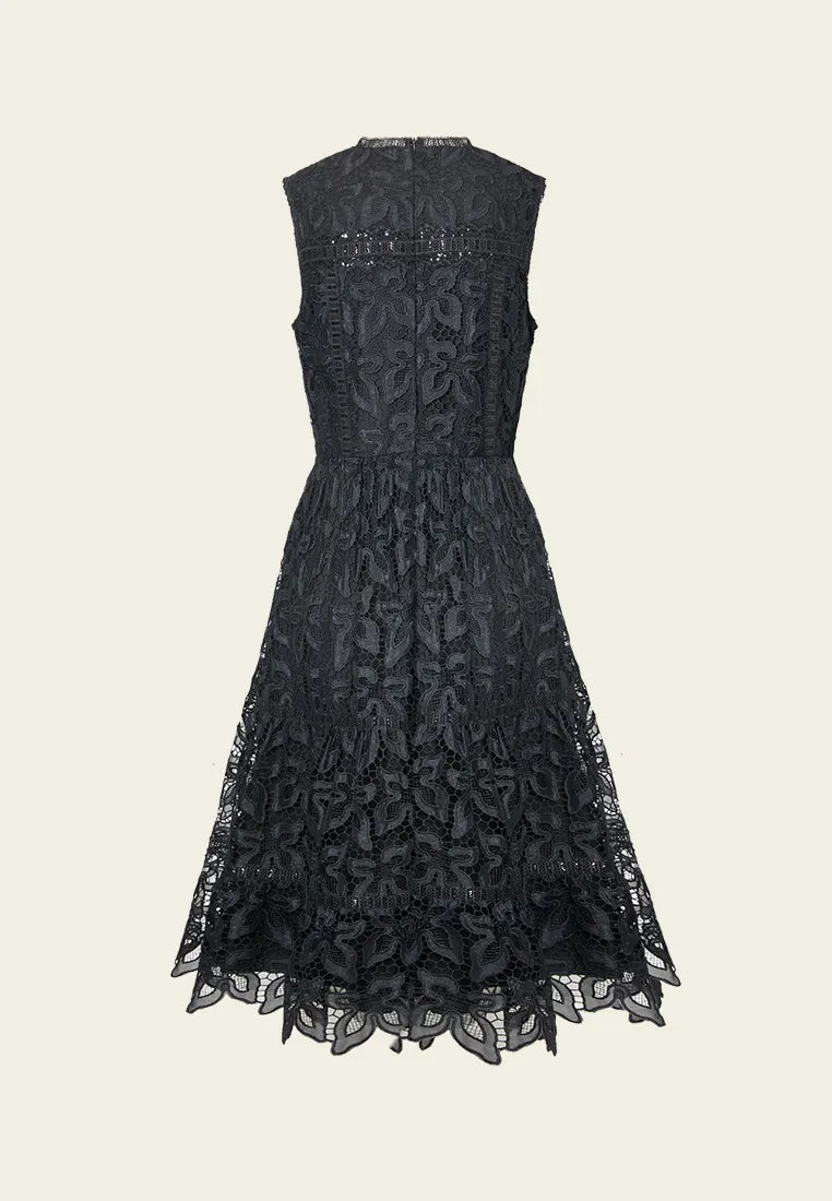 Design Soul V-neck Panelled Hollow-carved Lace Dress