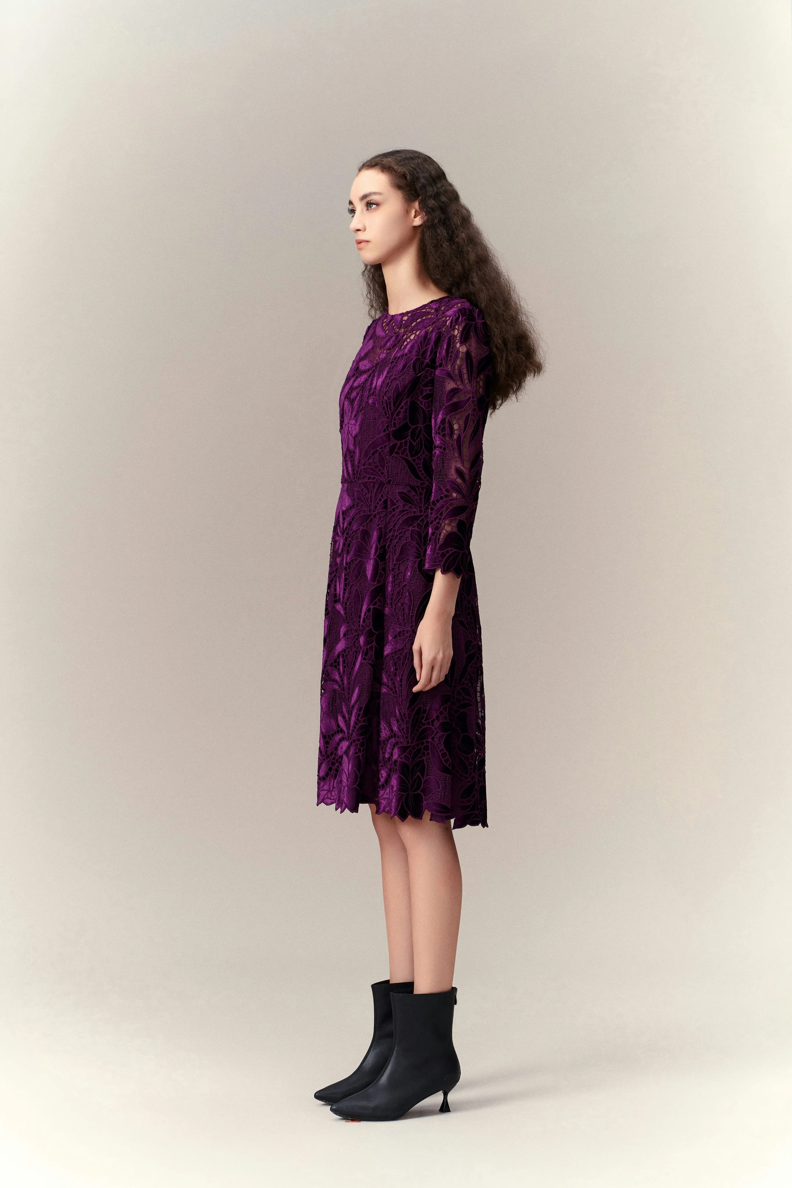 Cut-out Lace Midi Dress ElasticCuffDesign