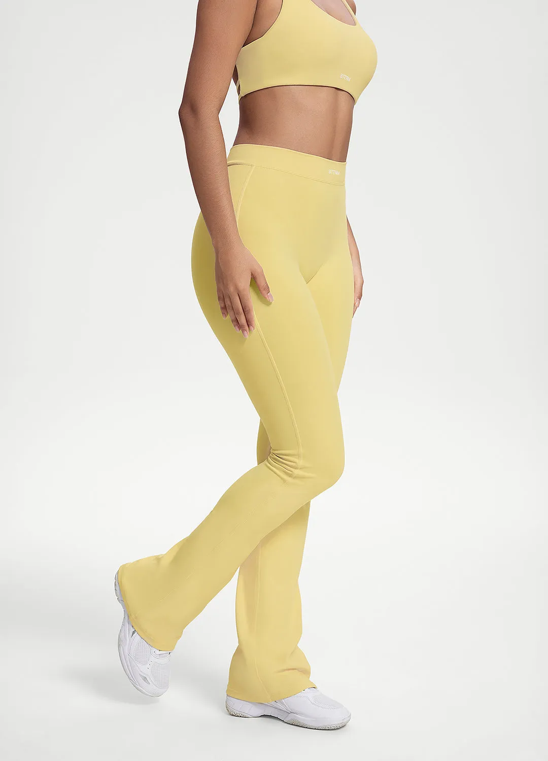 Scrunch Back Flared Leggings Weekend Look Hidden Pocket Design
