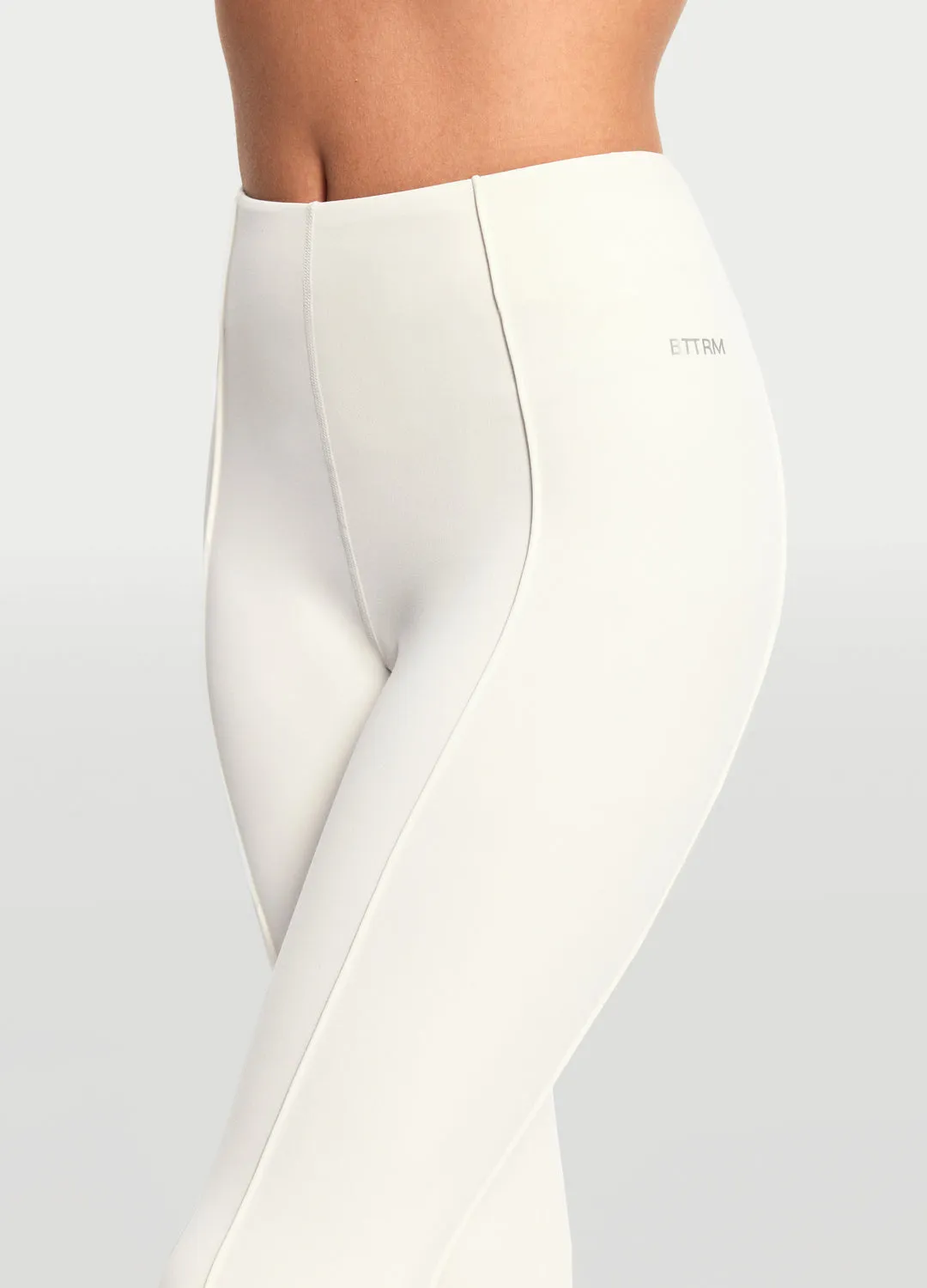 Loose Fit Minimalist Style High-Rise Stirrup Leggings