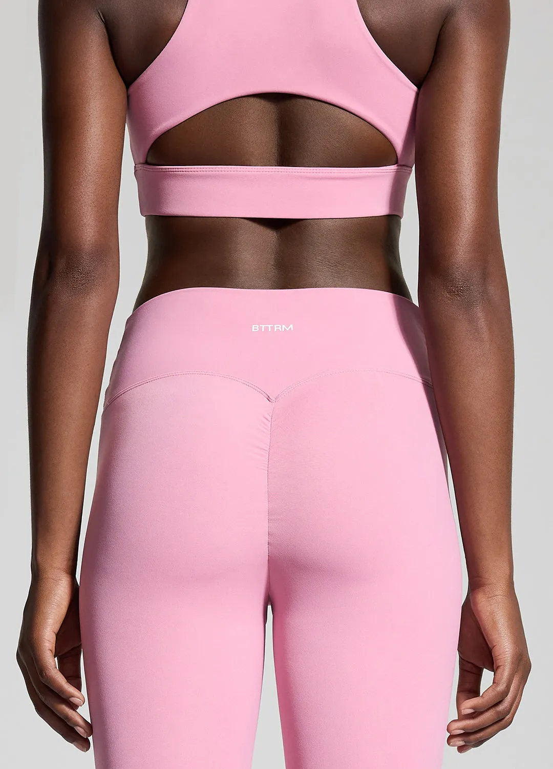 Temperature Regulating Fabric V-Cut Scrunch Leggings