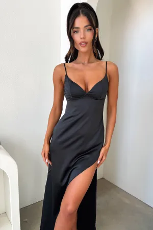 Sarcia Maxi Dress - Black Island Mood Casual yet elegant outfit