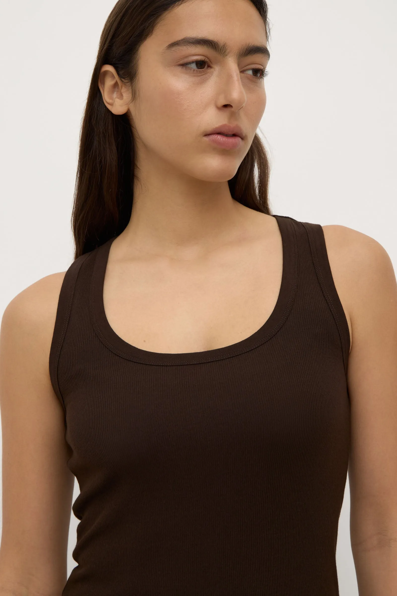 Wind Block ReinforcedHem Robyn Scoop Neck Rib Tank