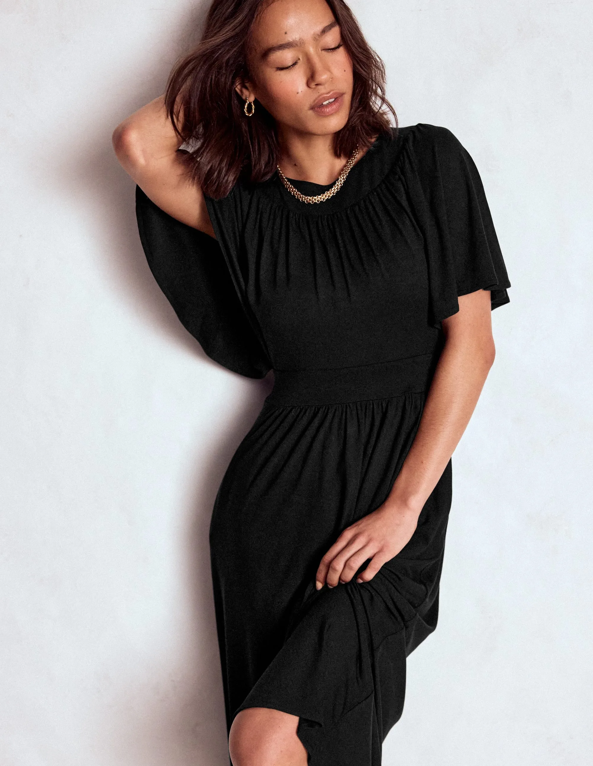Casual yet chic floor-length dress Soft fabric maxi gown Yoke Panel Maxi Dress-Black