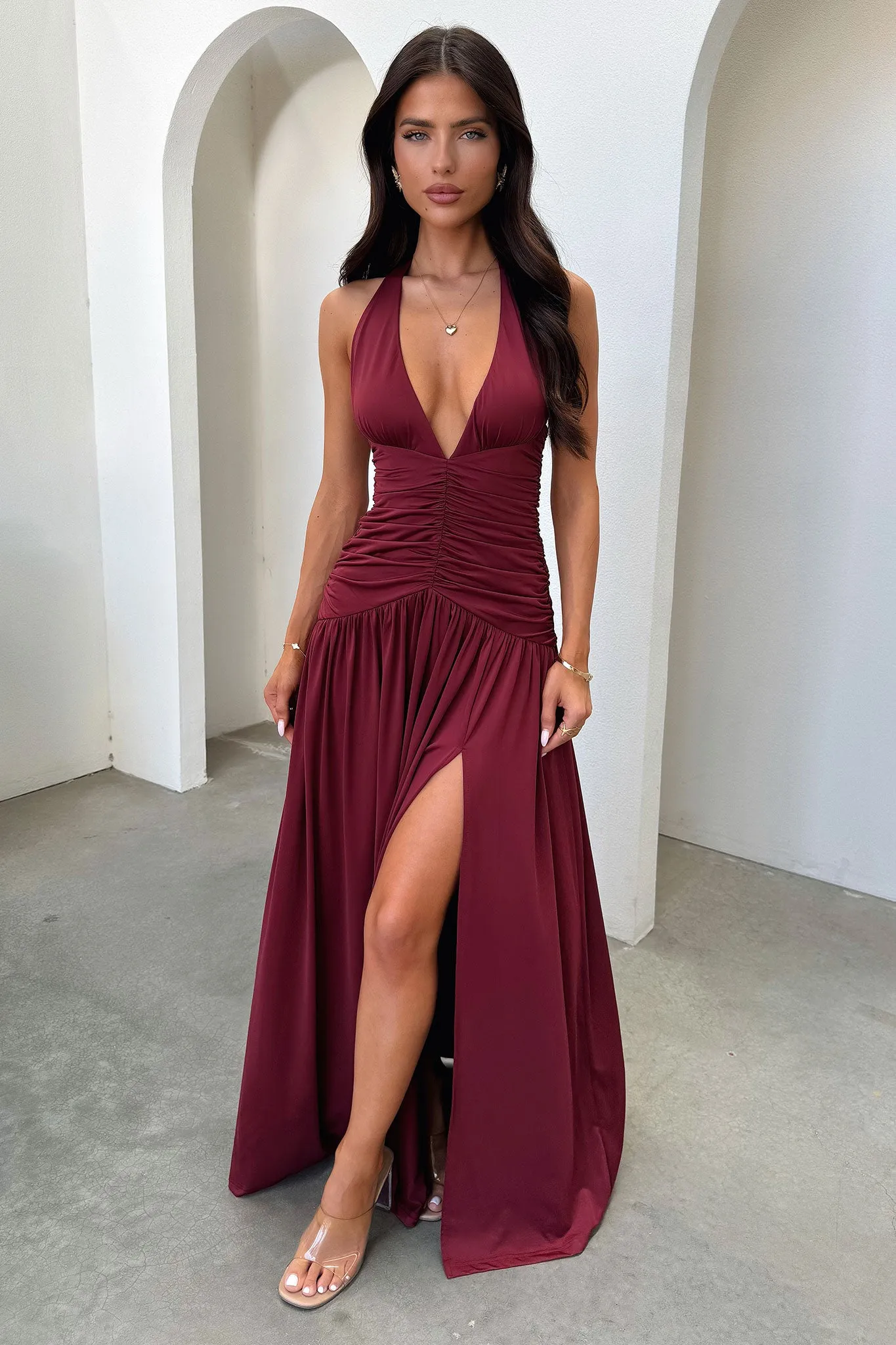 Soft fabric maxi gown Urban Glow Ginevra Ruched Halter Maxi Dress - Burgundy