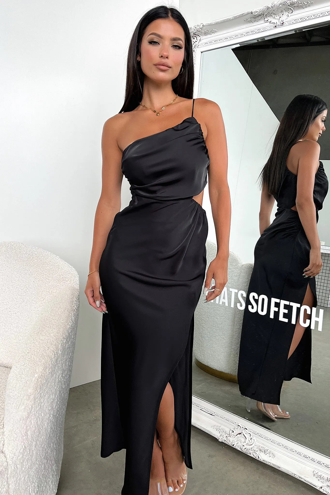 Antonella Maxi Dress - Black The simple design of this dress ensures that it will never go out of style