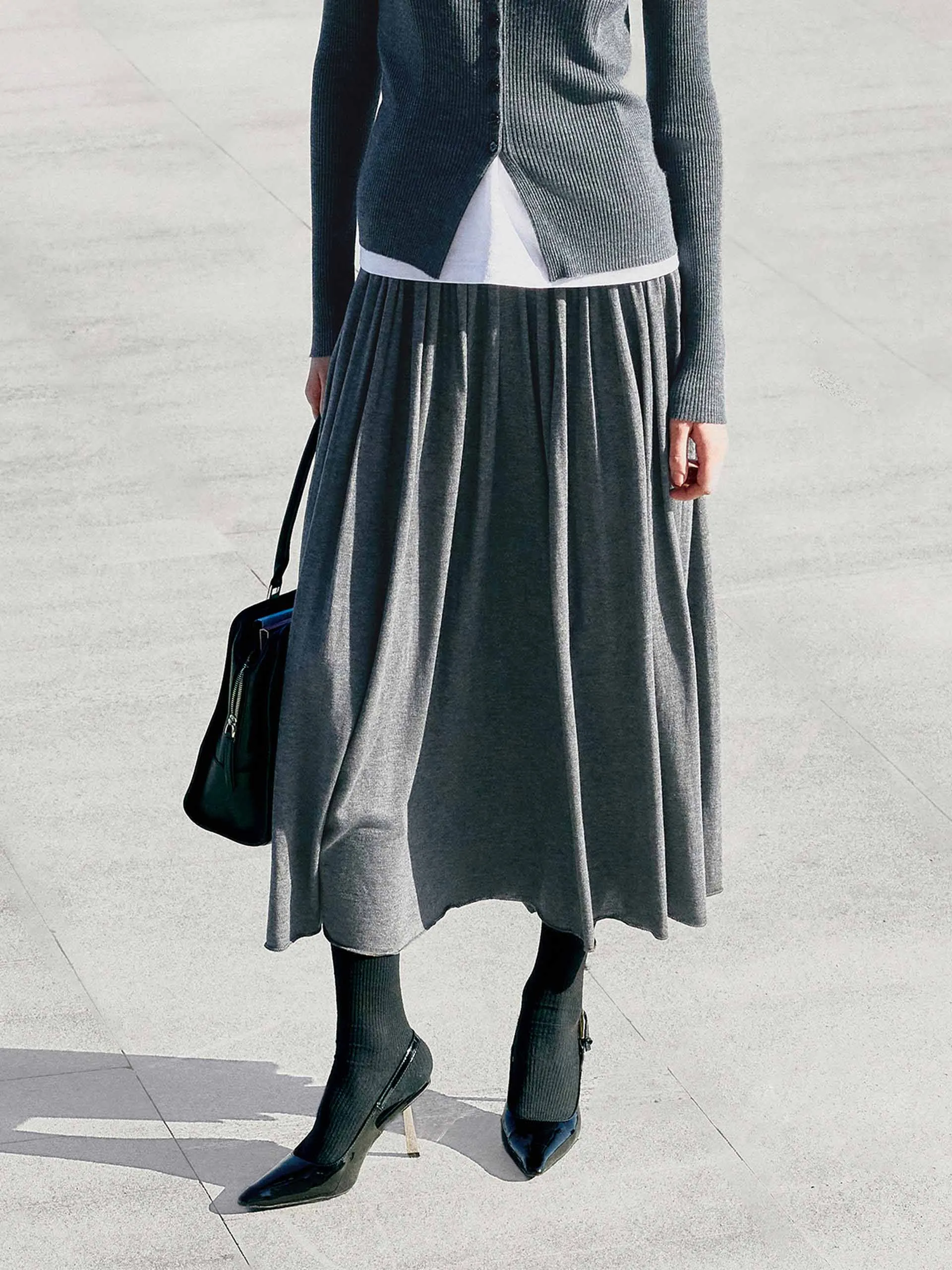 Smooth Motion Wide Waist Pleated Skirt