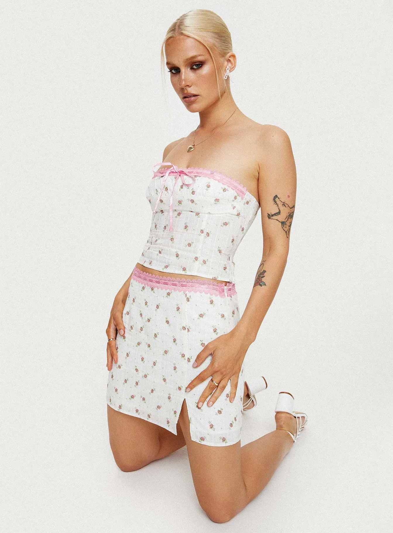 Balanced Outfit Caitie Mini Skirt White Floral