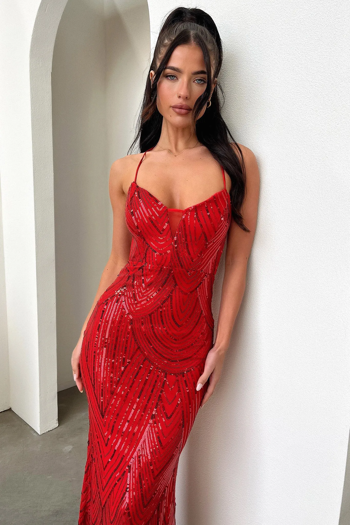 The versatile design of this maxi dress makes it perfect for a variety of occasions Nolan Maxi Dress - Red