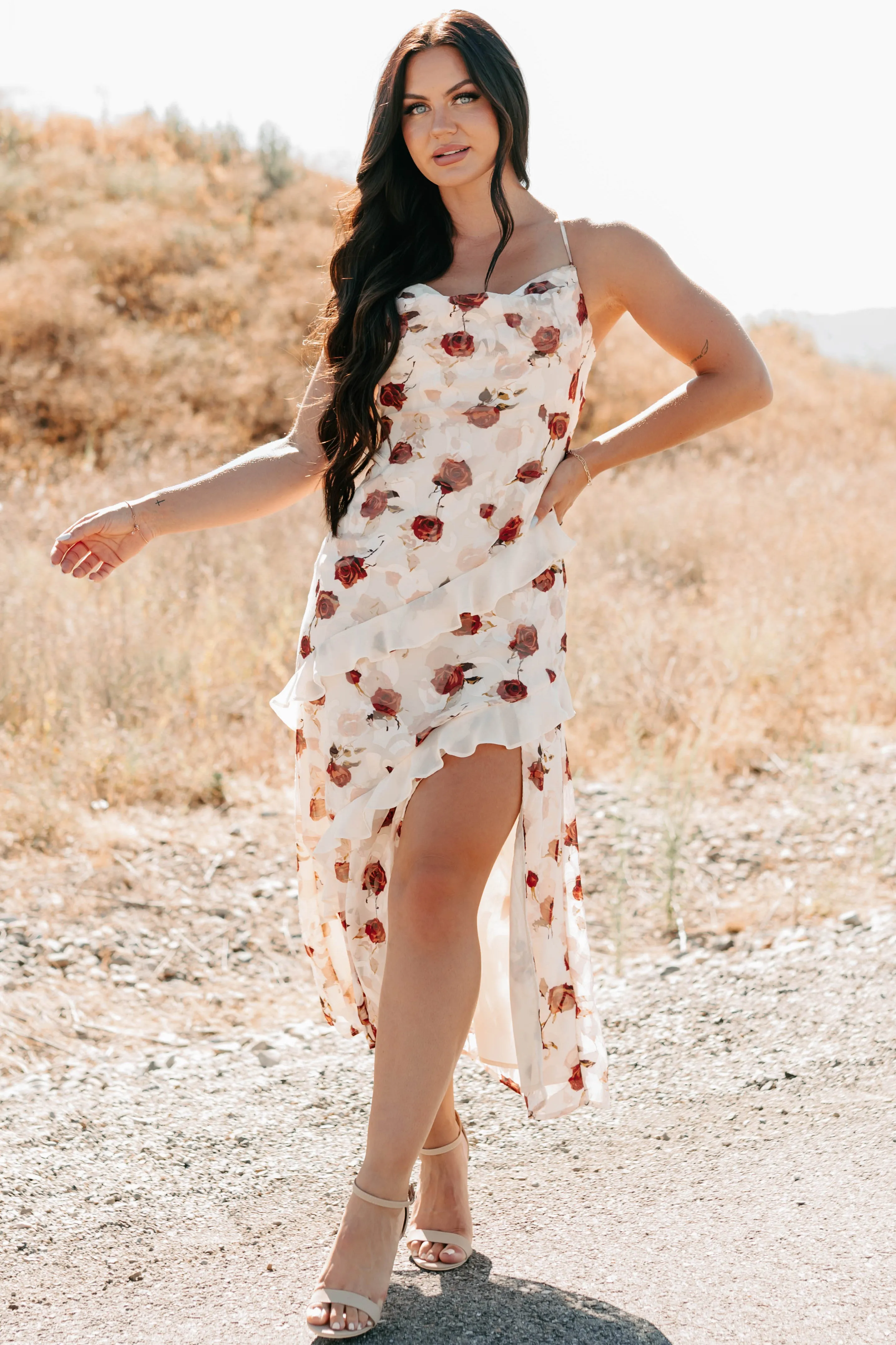 Casual yet elegant outfit Inner Goddess Sleeveless Floral Midi Dress (Cream)