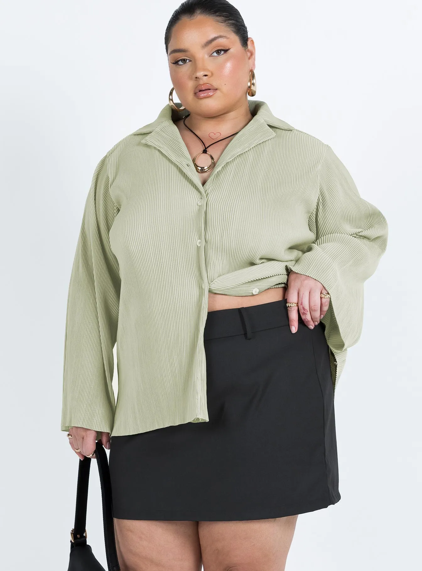 Adam Mini Skirt Black Curve Relaxed Vibes