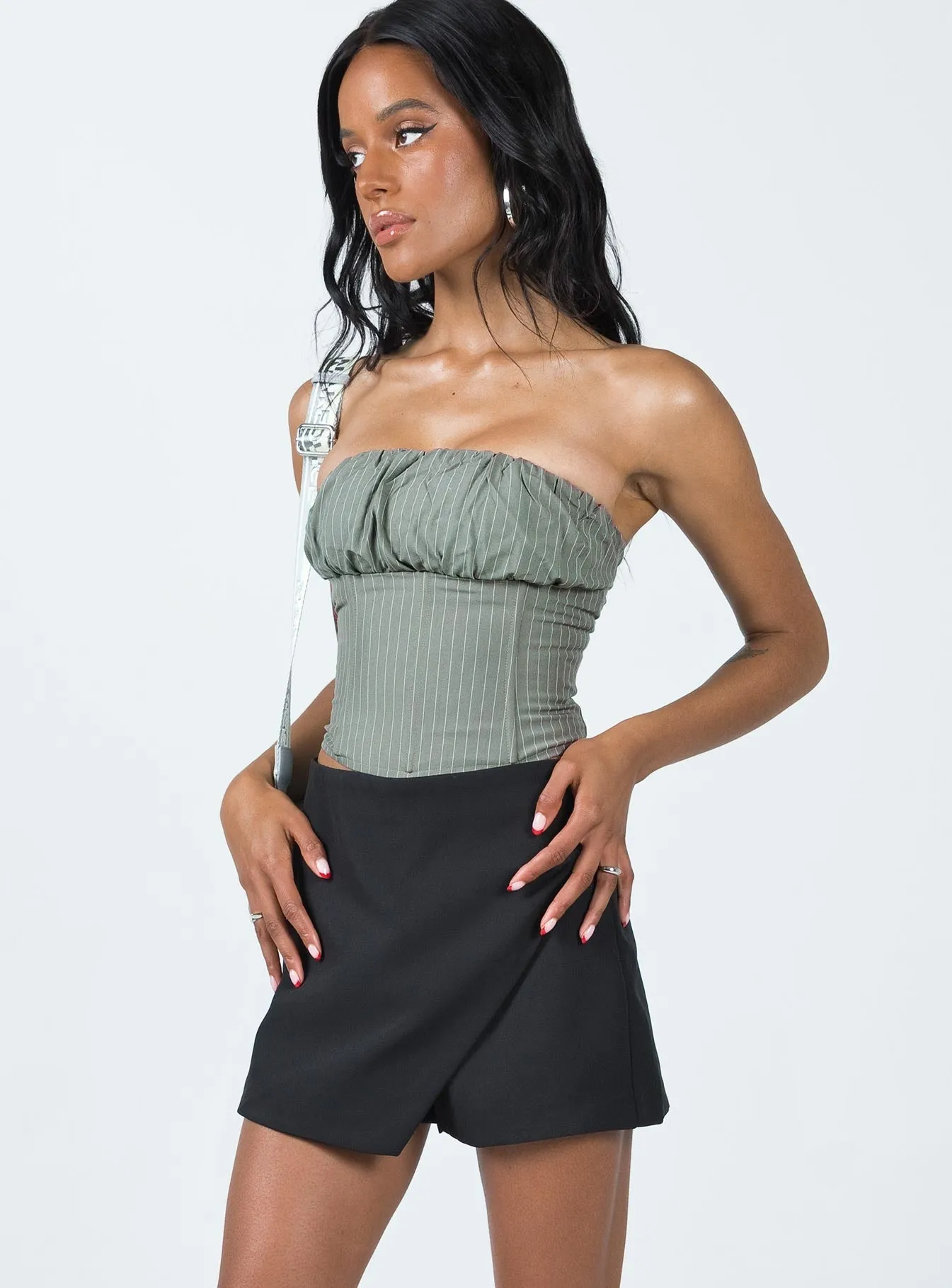 Indianna Cross Over Skort Black Simple Outfit Flexible Motion