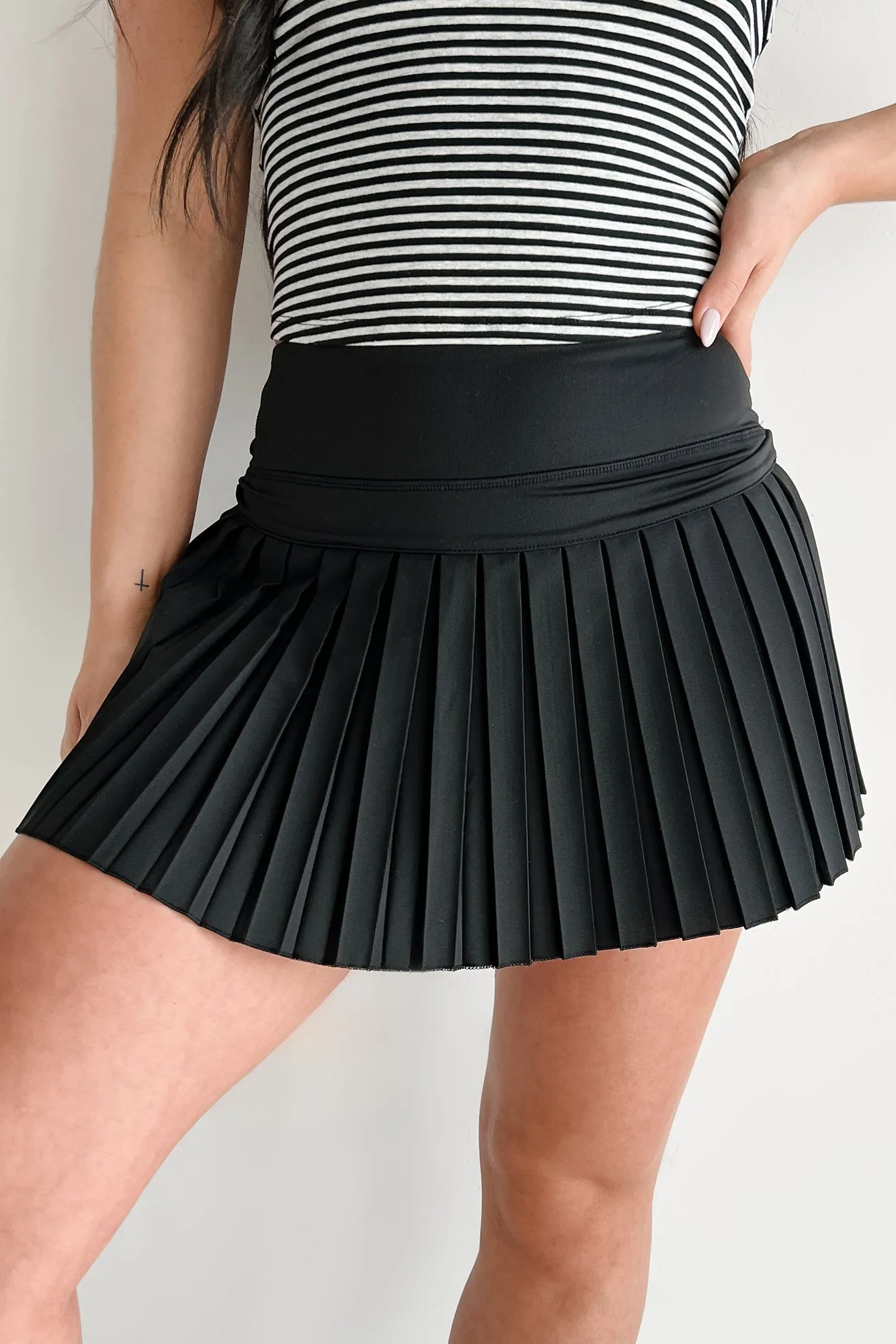 Laser Cut Edges Play Like A Pro High Rise Pleated Tennis Skirt (Black)