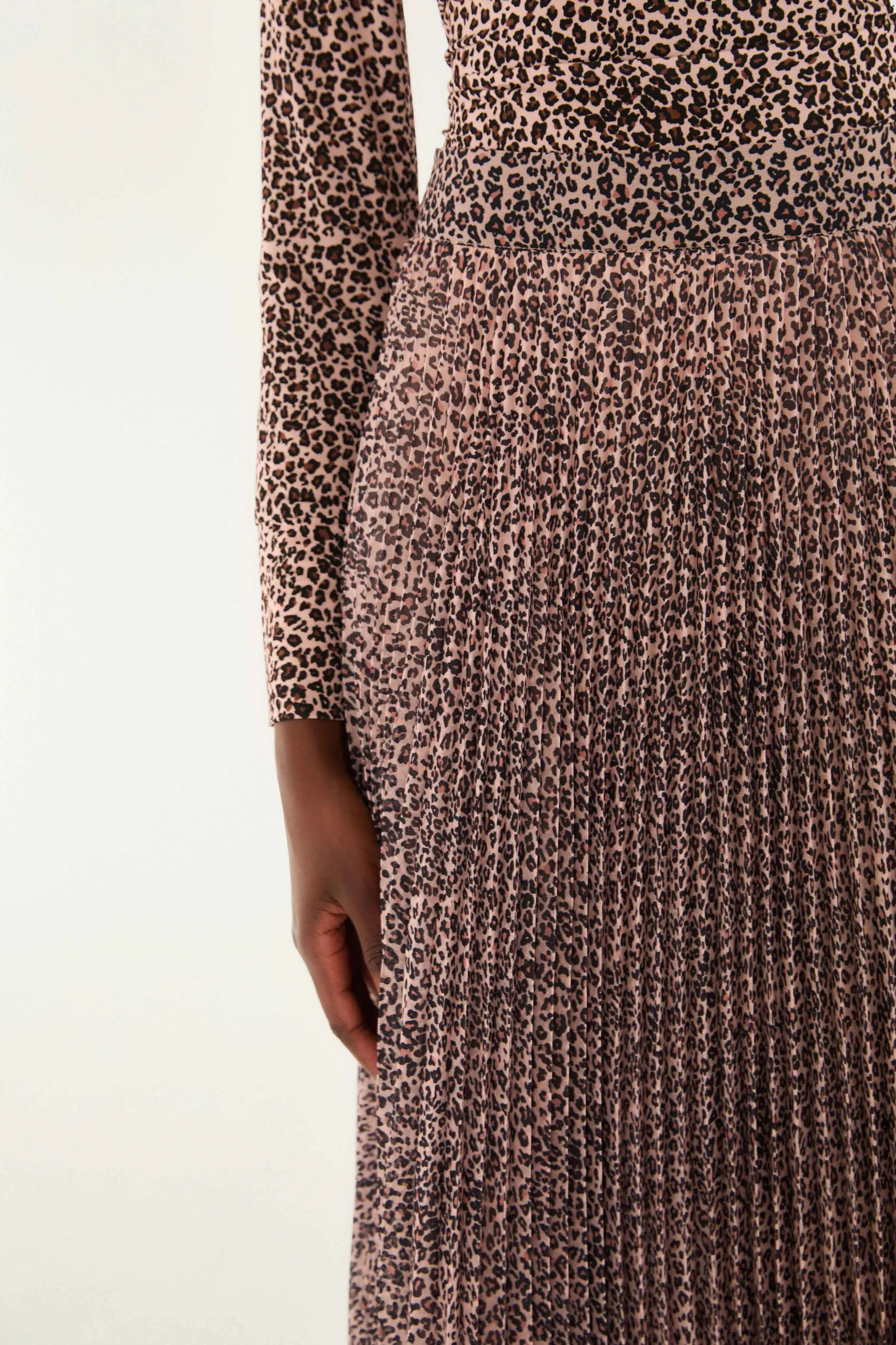 Pink Baby Leopard Pleated Maxi Skirt Relaxed Motion
