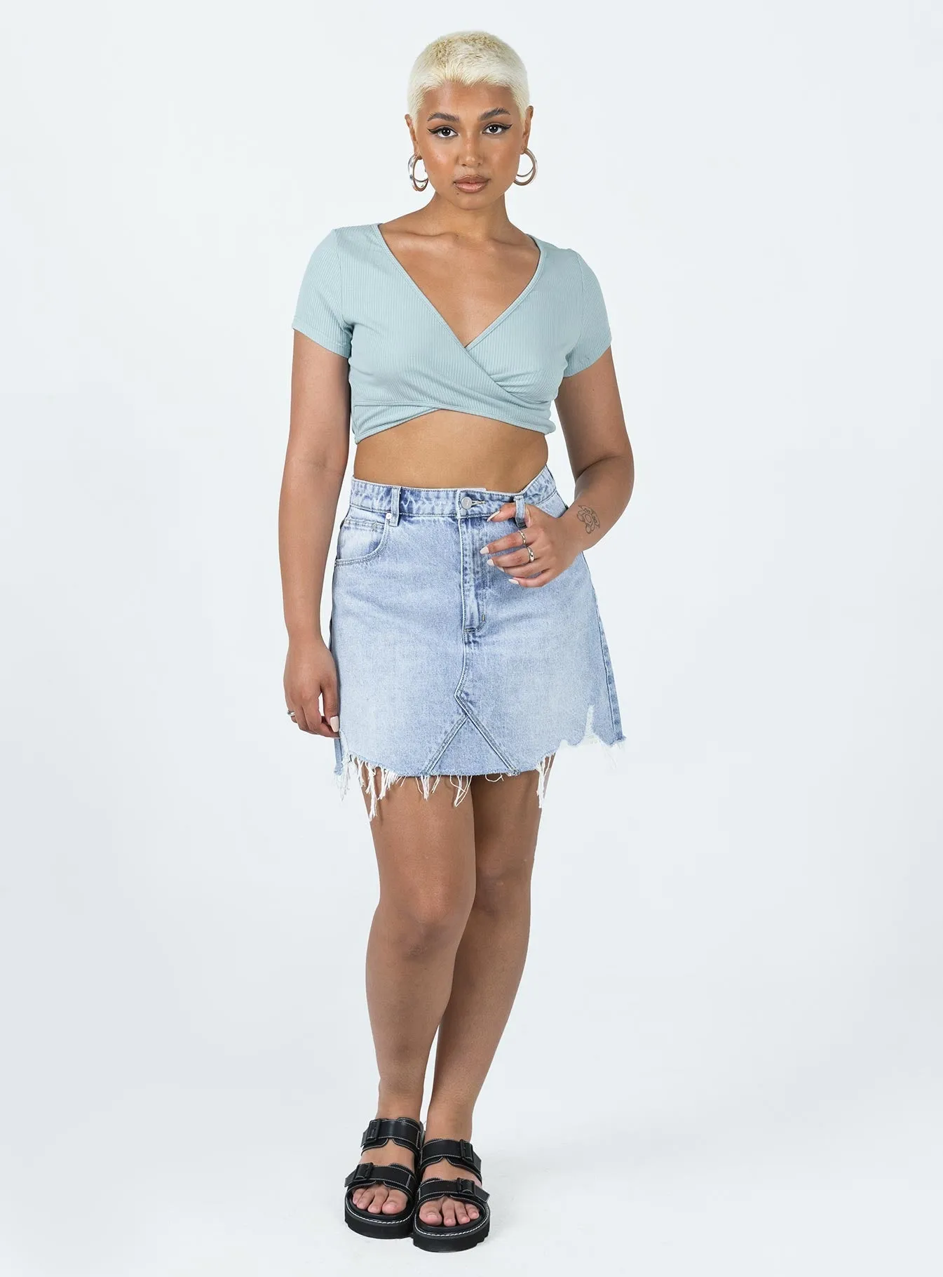 Abrand Aline Skirt Rhonda Rip Mid Wash Denim Travel Ease