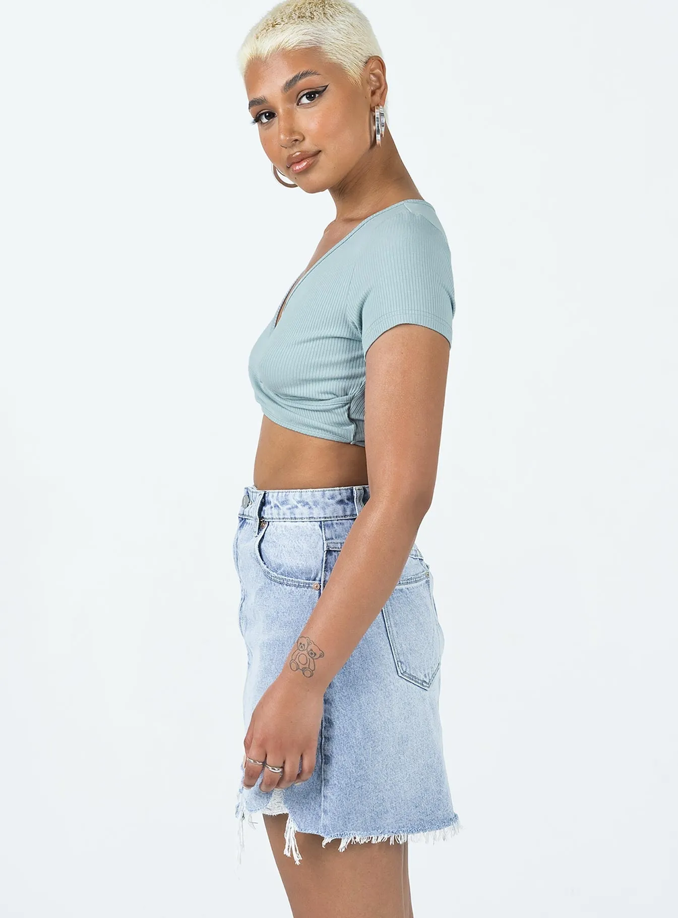 Abrand Aline Skirt Rhonda Rip Mid Wash Denim Design Detail