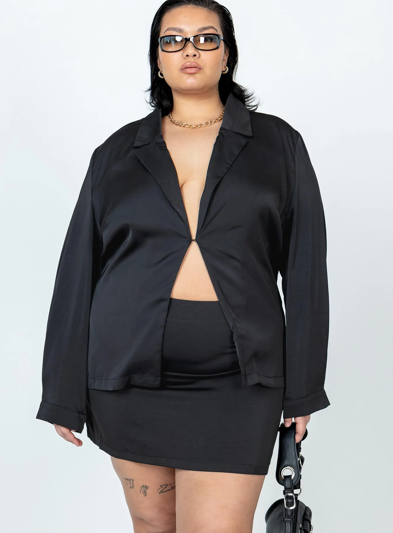 Eileen Set Black Curve Button Details Fresh Look