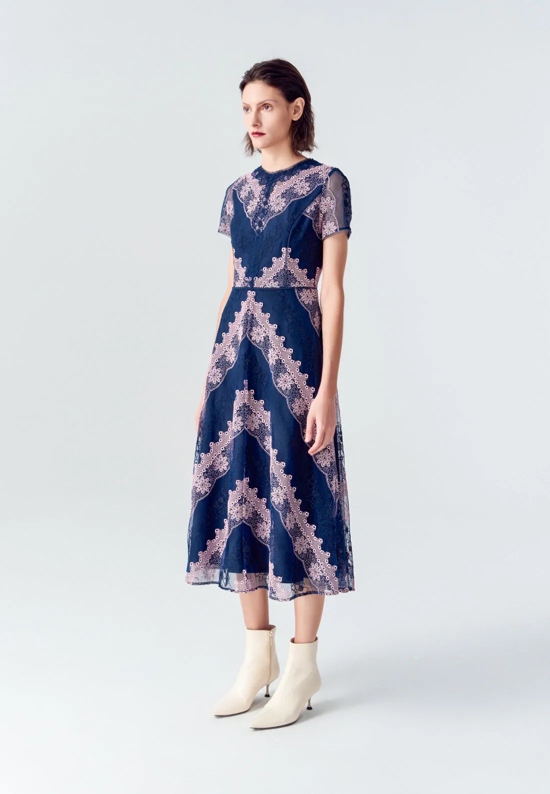 Blue Embroidered Lace Short-sleeved Mesh Dress AbrasionResistant Material
