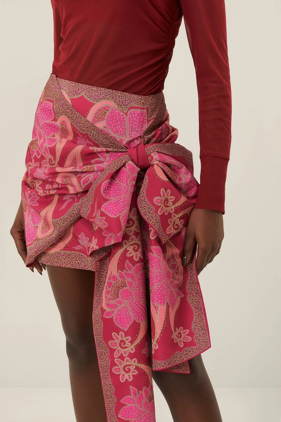 Red Floral Glam Scarf Tie Gathering Mini Skirt Weekend Style Minimalist fashion
