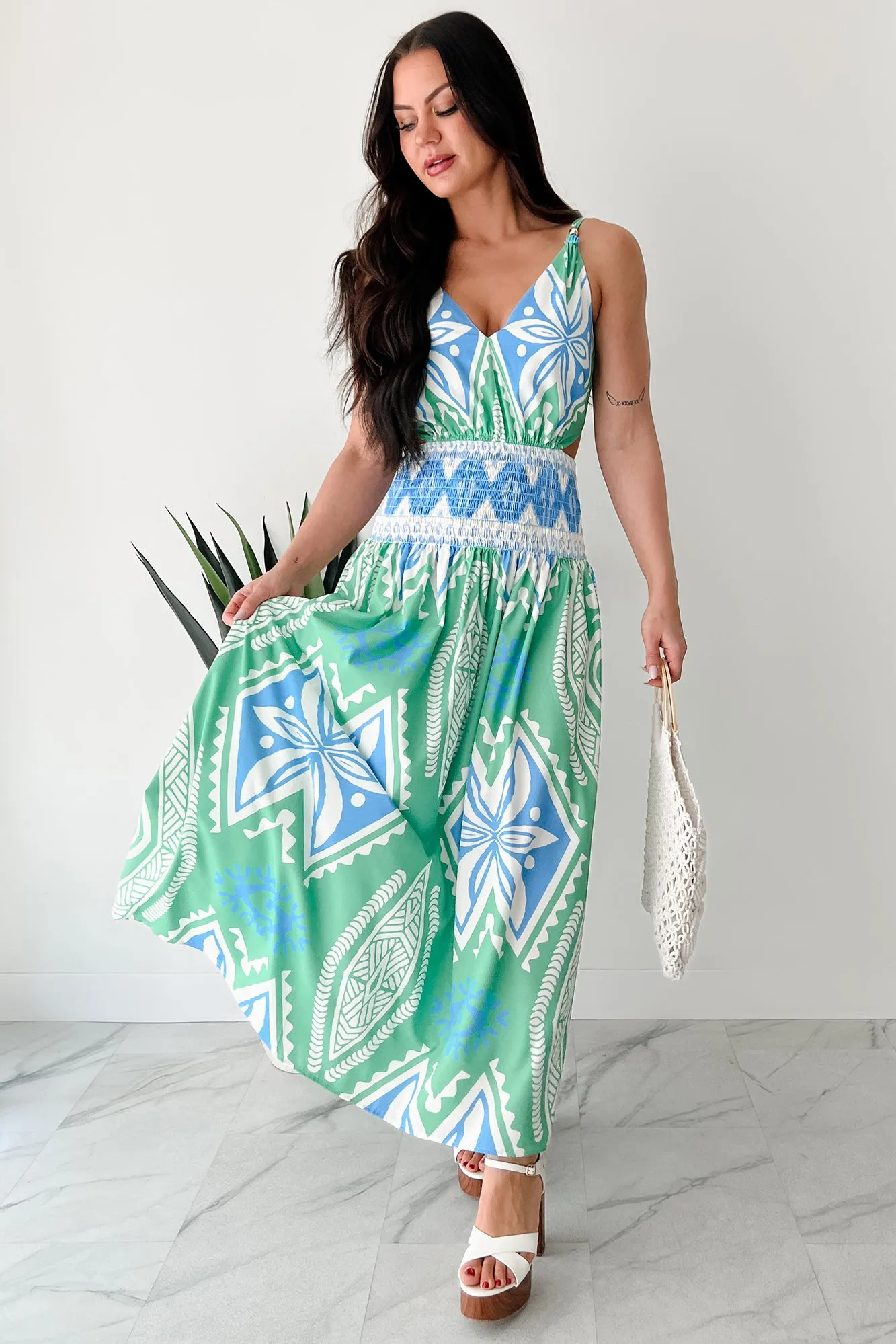 Walking Tall Tropical Print Maxi Dress (Green/Multi) Peony Bloom Garnet Shine