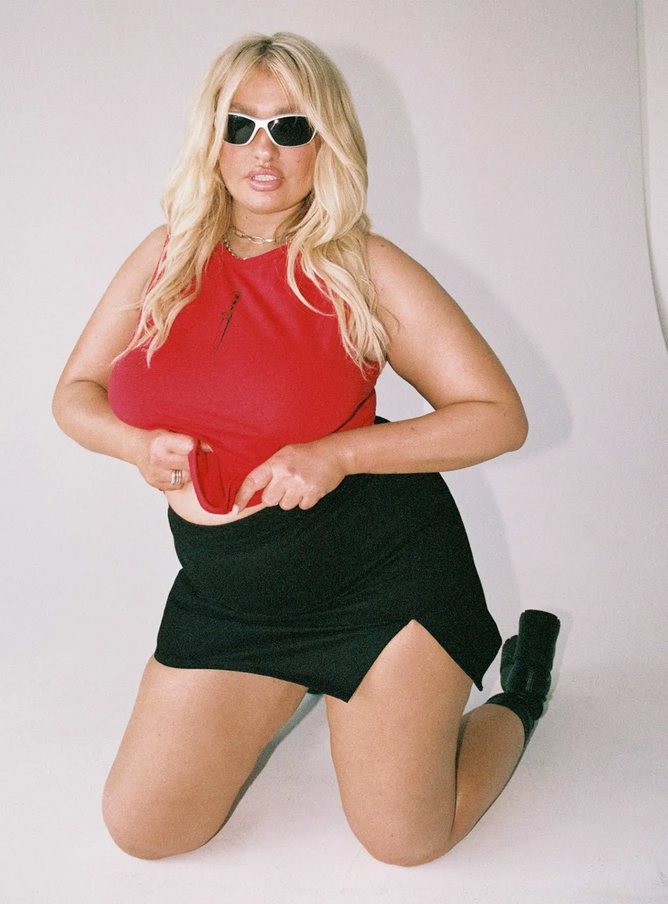 Madison Mini Skirt Black Curve Tapered Cut Travel Ready