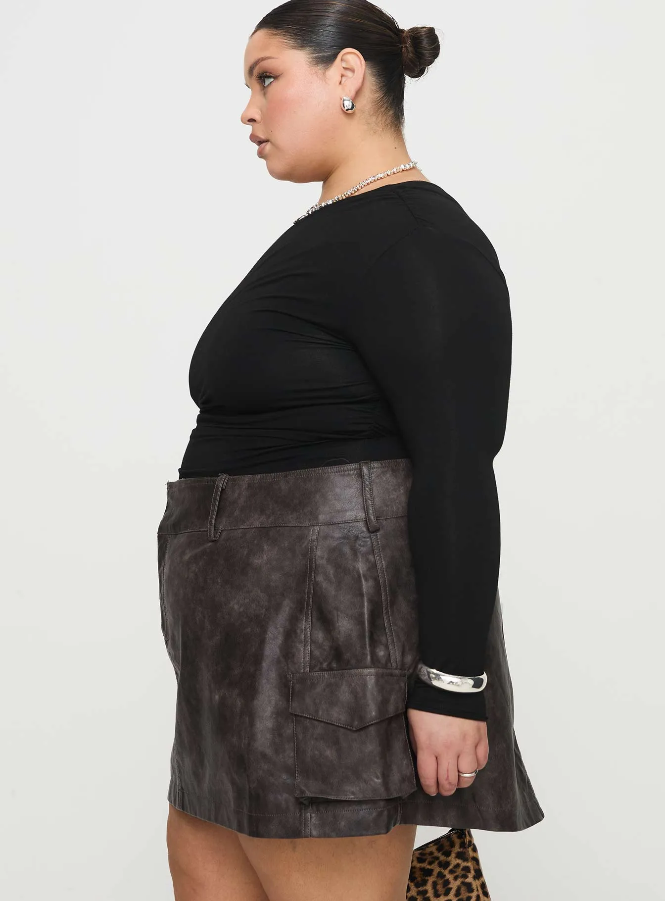 Simple looks Resort Vacation Domenic Faux Leather Mini Skirt Washed Black Curve