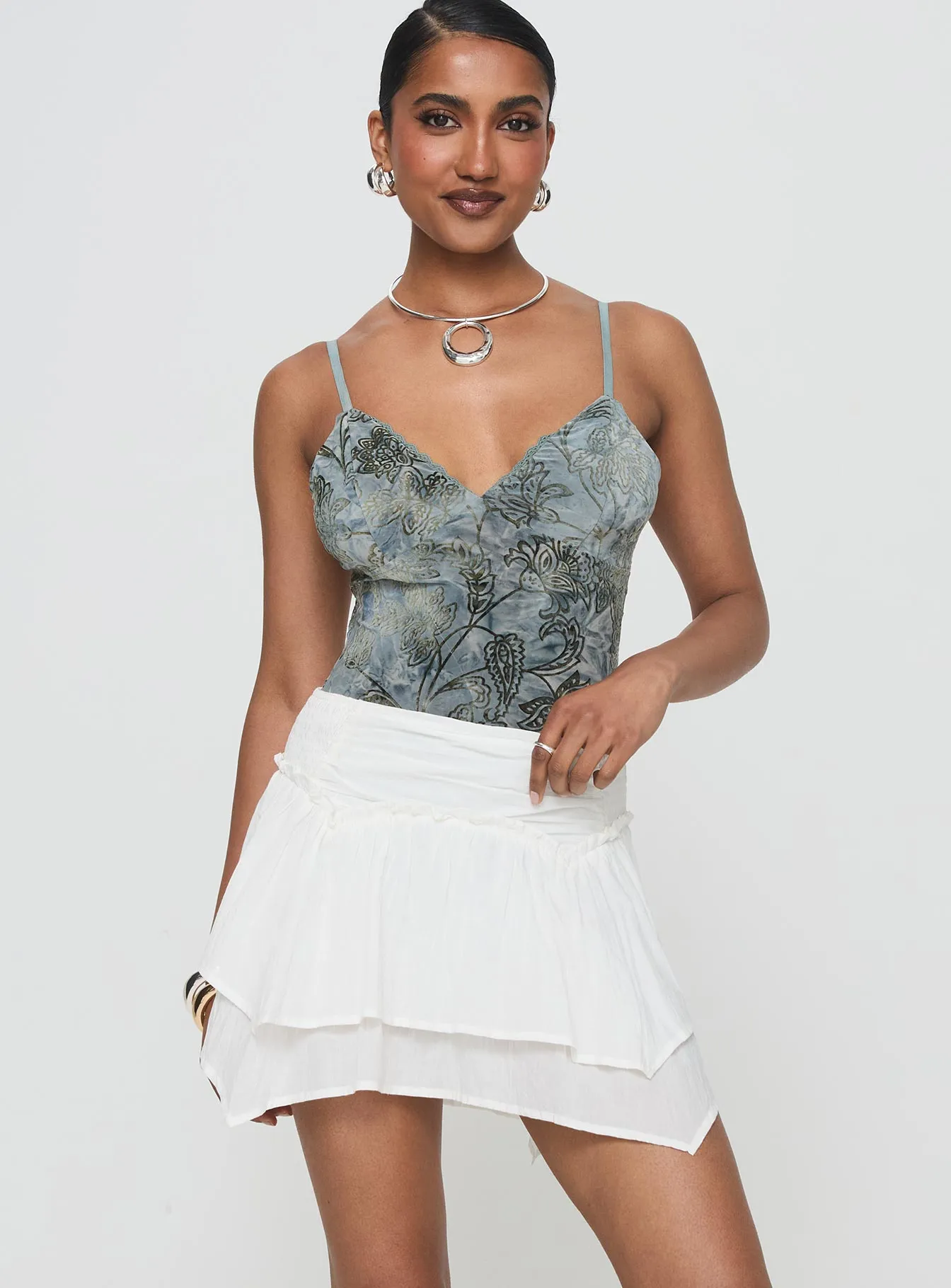 Butter Low Rise Skirt White Simple Motion