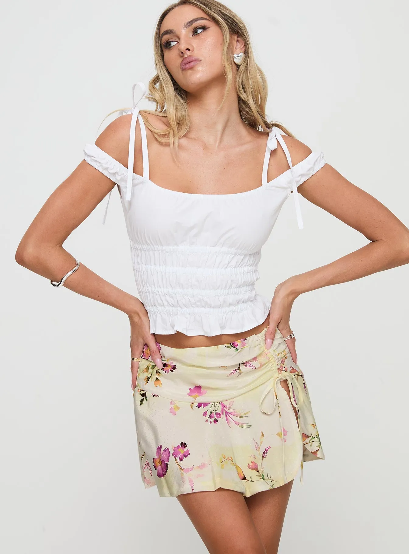 Sassie Mini Skirt Floral high contrast