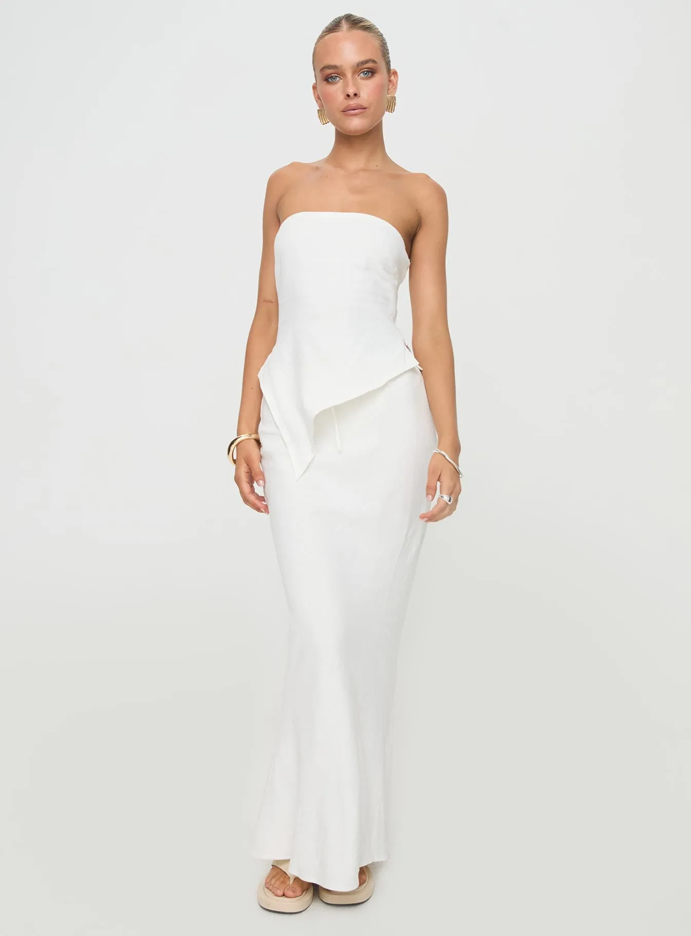 Mercer Linen Blend Maxi Skirt White Curve Friendly Outfit Essence