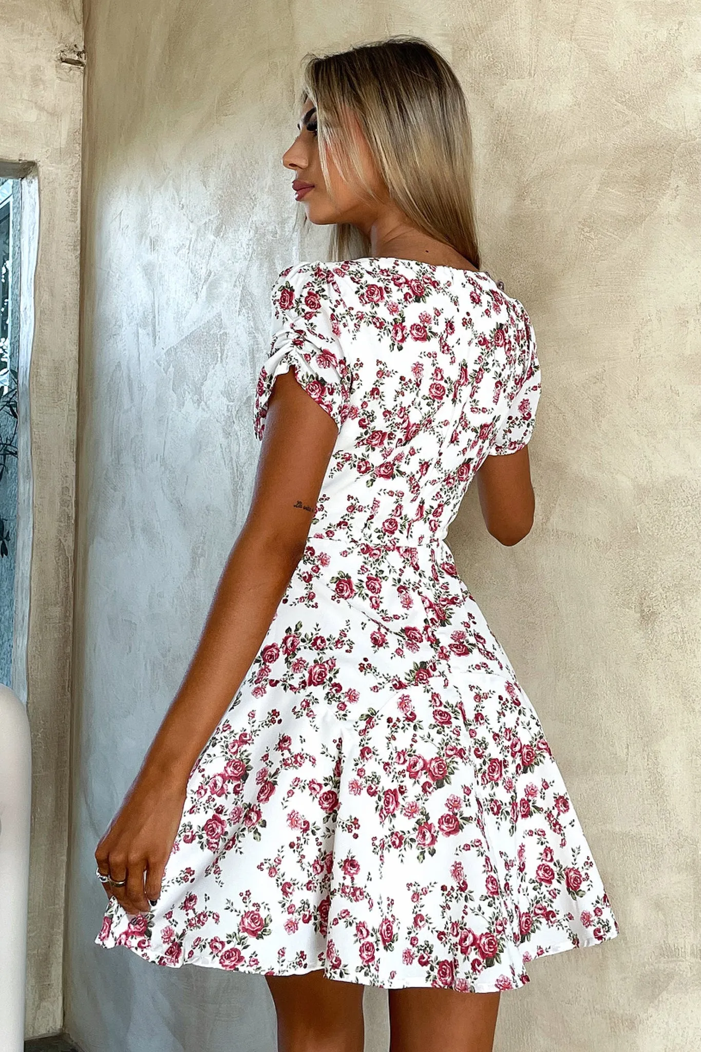 Floral Design Wear Glow Warm Forte Dress - Red Rose Print