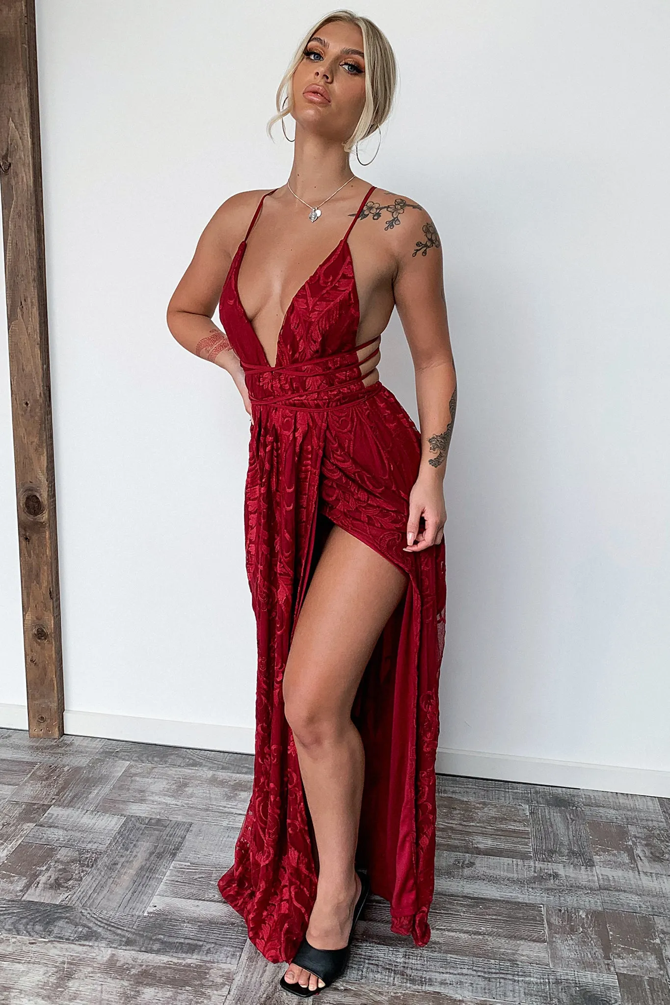 This dress creates a flattering silhouette while remaining breathable and comfortable Elegant dress for brunch Scarlett Halter Maxi Dress - Burgundy