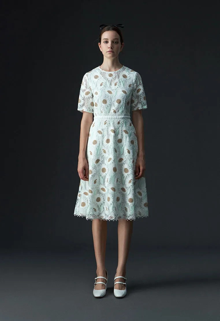 Rain Fit Design Soul Chamomile Lace-detailing Short Sleeve Dress