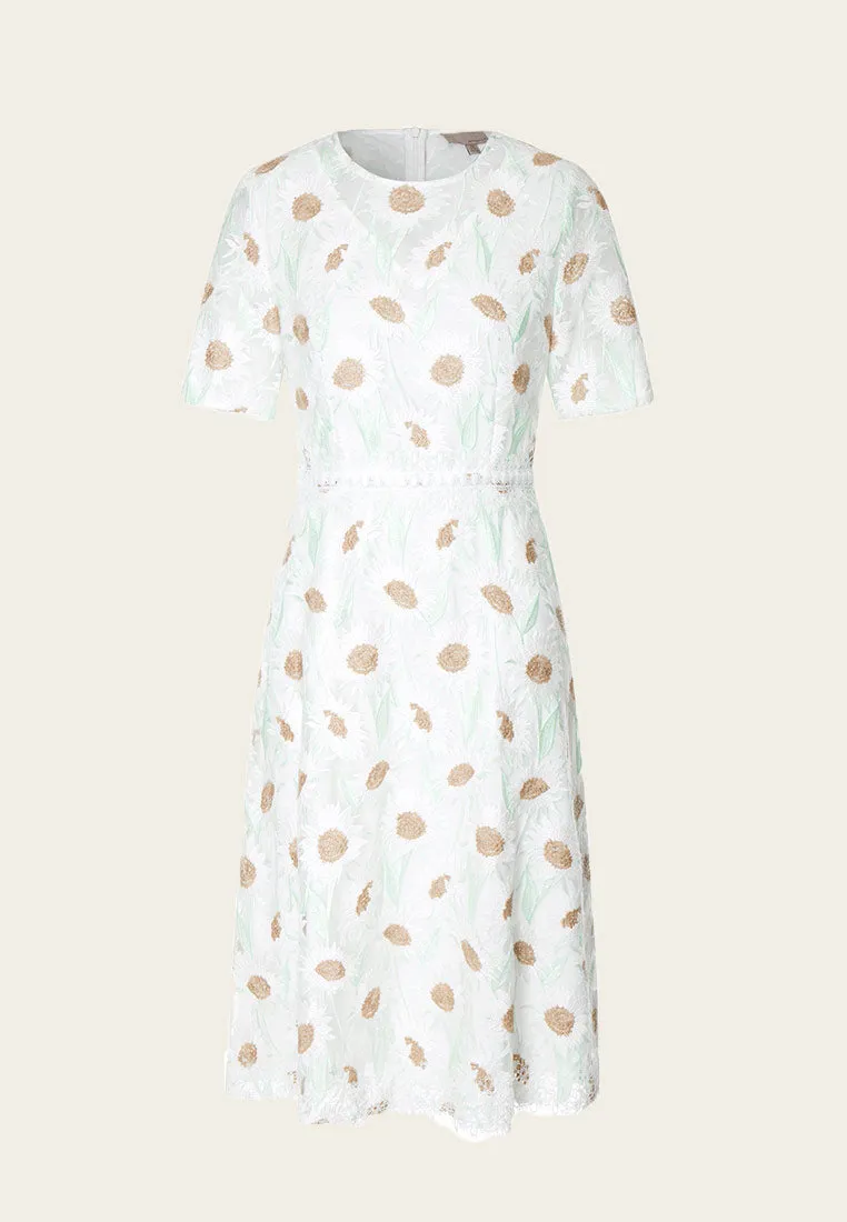 ZeroIrritationLabels Chamomile Lace-detailing Short Sleeve Dress