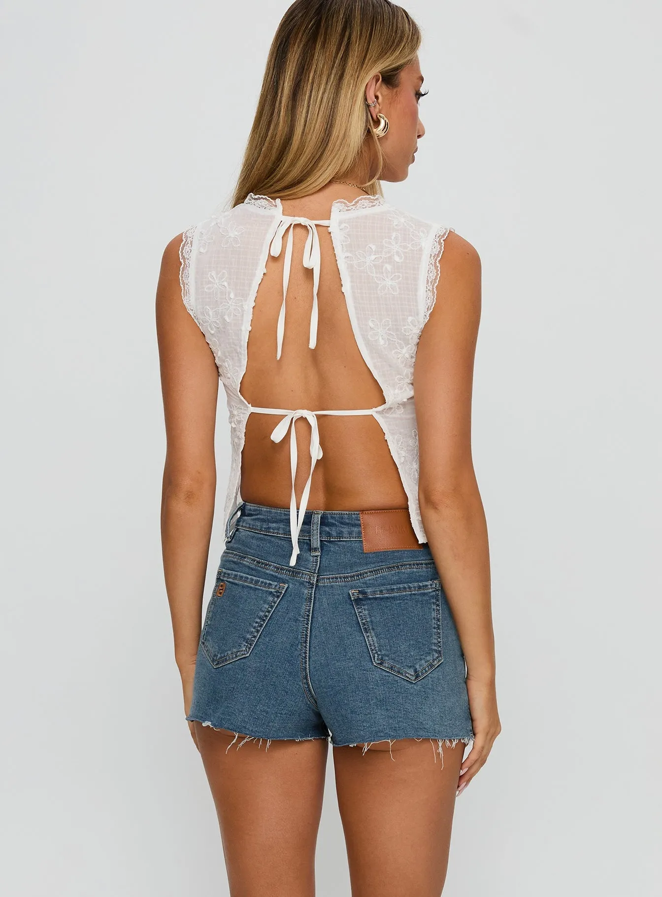 Eco conscious Casual Feel Flourish Low Rise Denim Mini Skort Light Wash