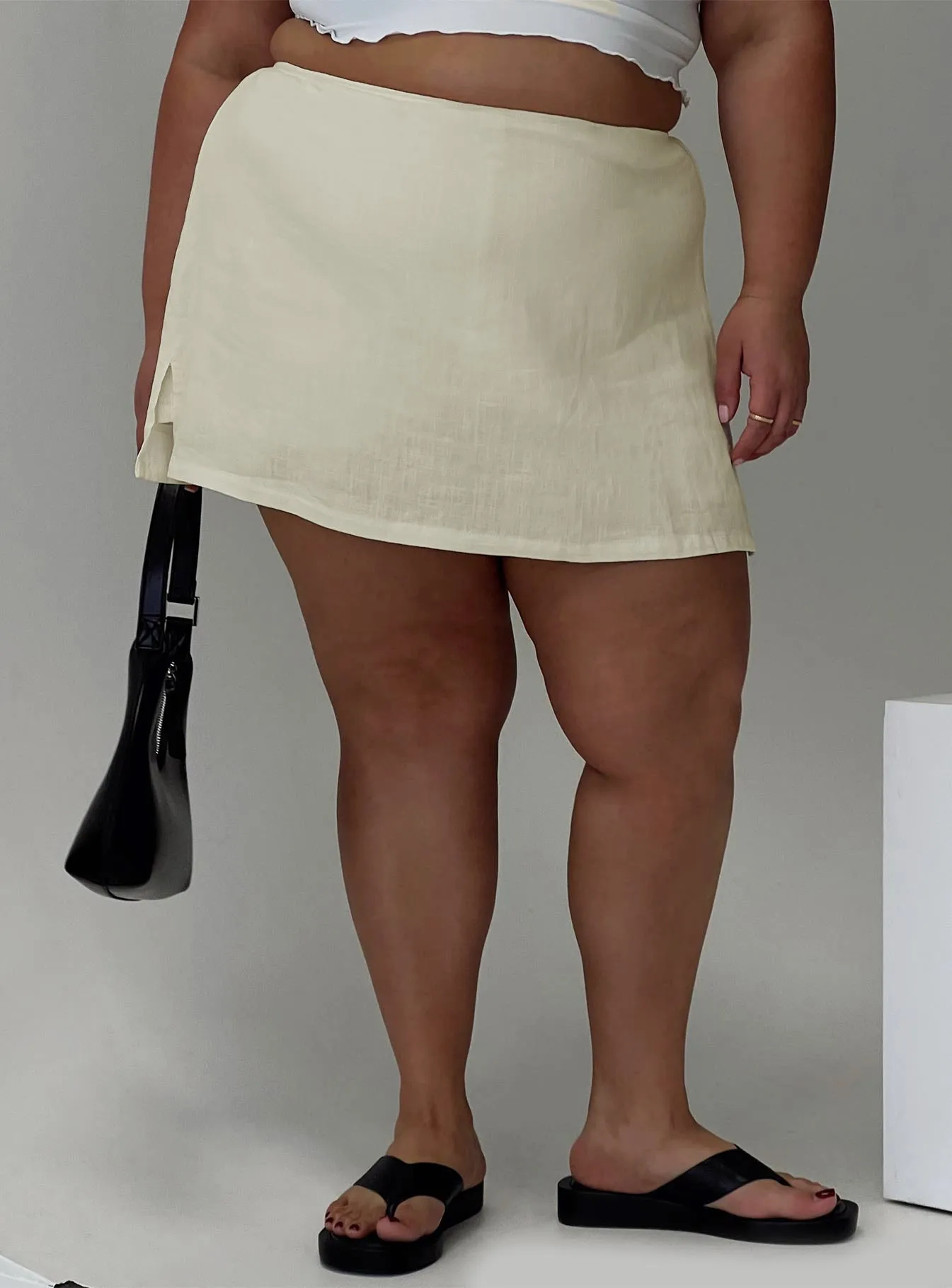 Gigi Skort Linen Cream Curve Aesthetic Fit