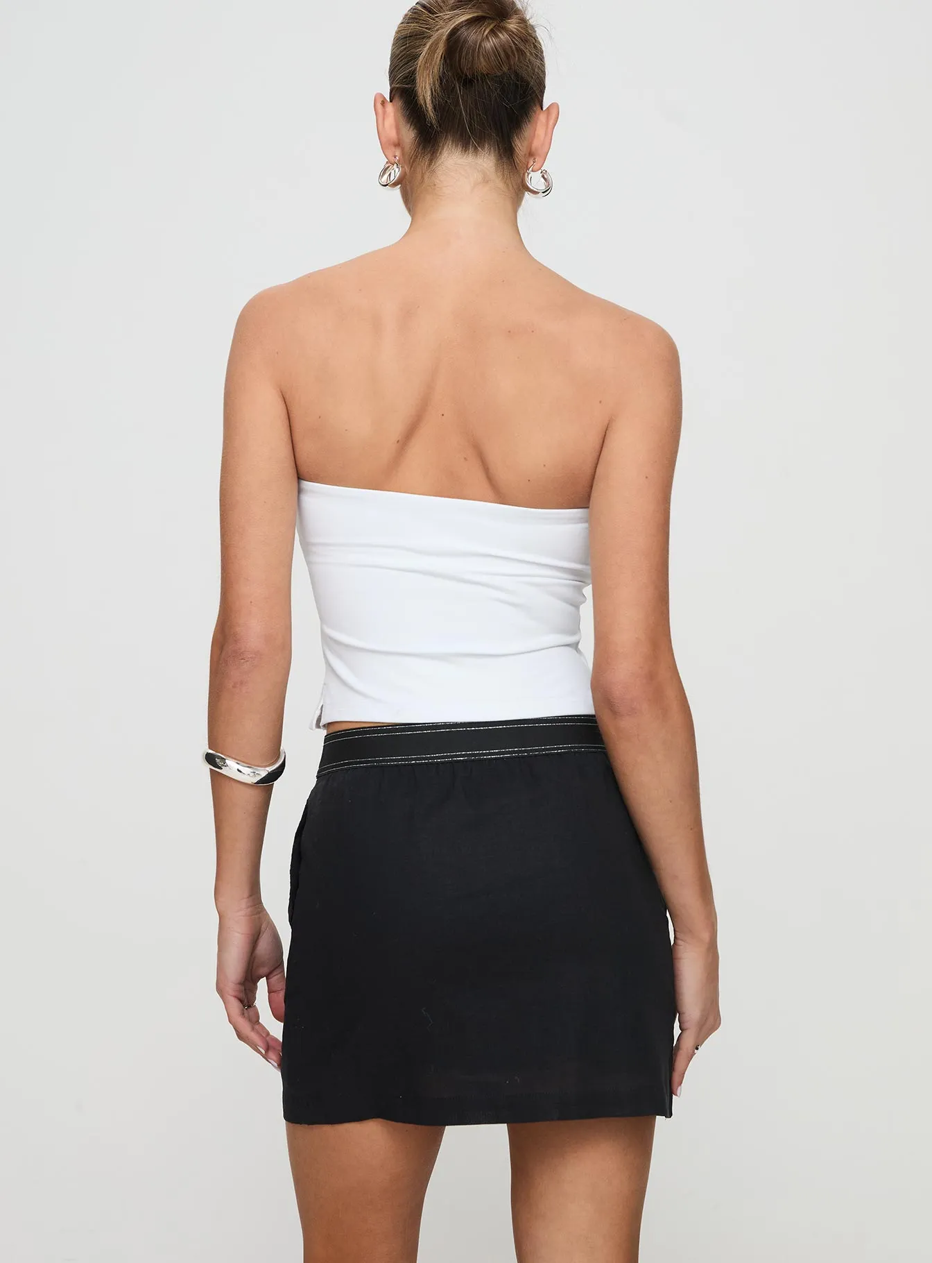 Vandon Linen Lounge Mini Skirt Black Outfit Shot Reinforced Hems