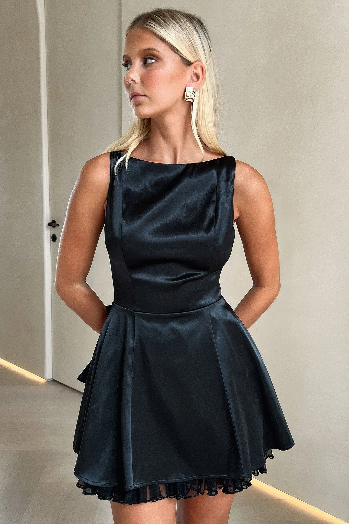 Chic dress for outings Scene Cool Elodie Dress - Black