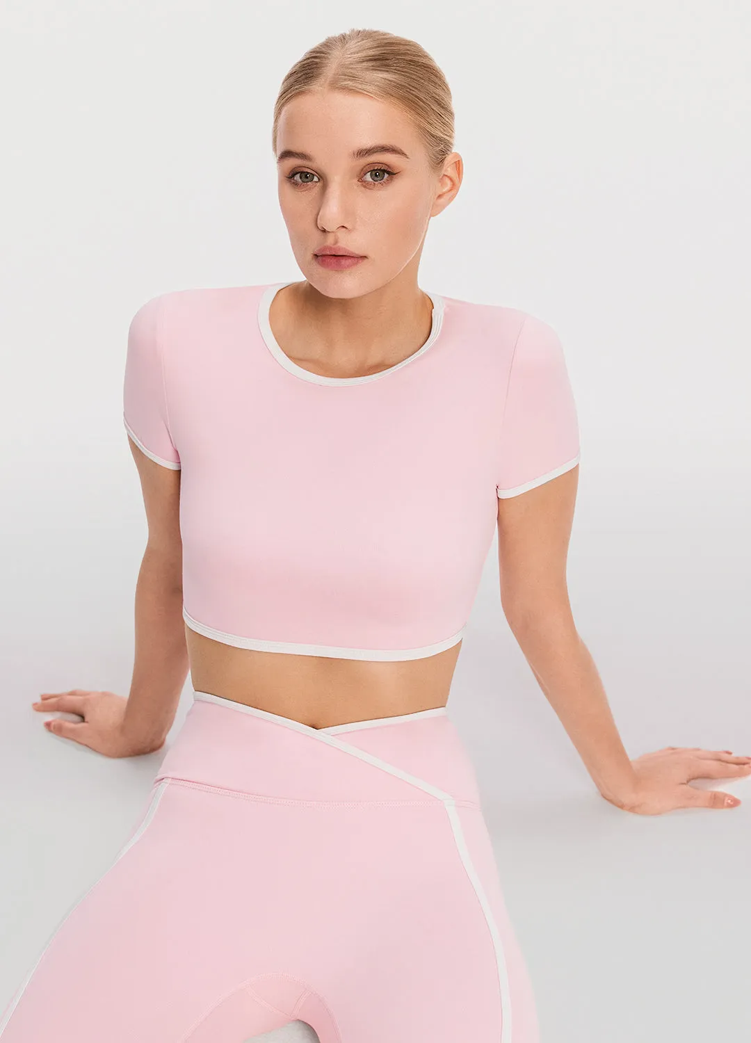 Reinforced Hems Layered Collar Structure Casual Cropped T-Shirt