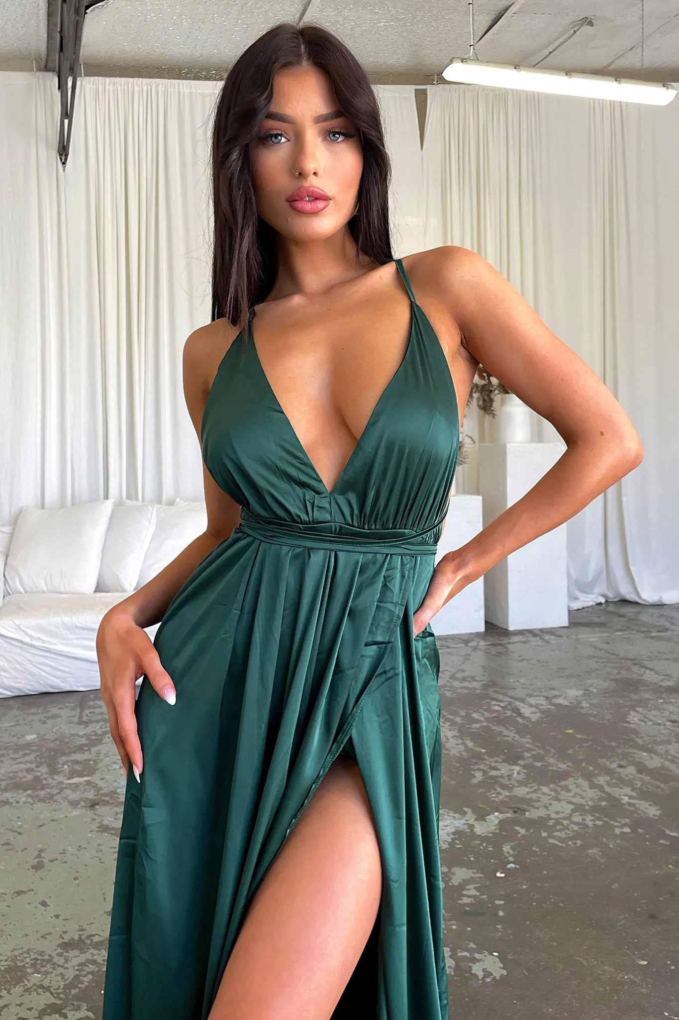 Velvet Glow Scarlett Halter Maxi Dress - Emerald Green