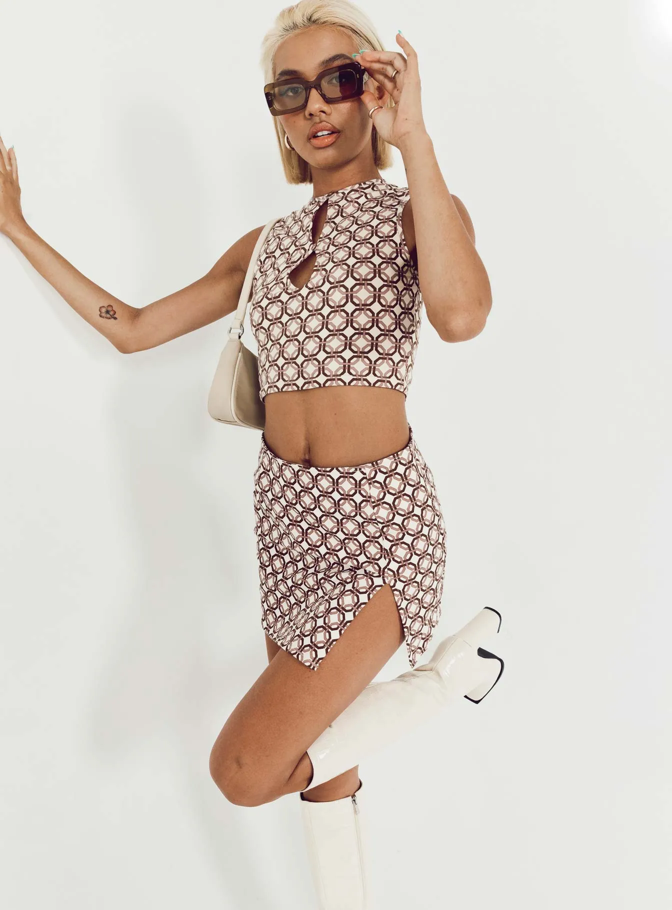 Inverted Pleats Motel Pelma Mini Skirt Chain Tangle Beige