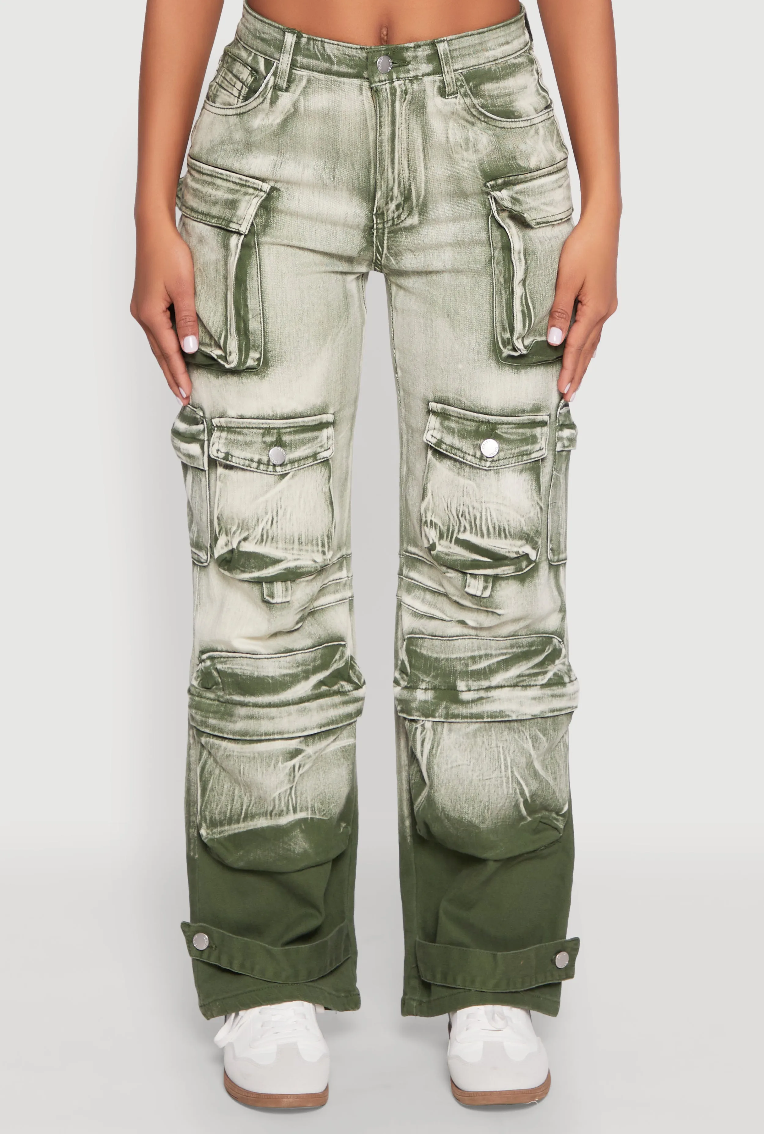Mid Rise Fit Daisy Mineral Wash Multi Pocket Cargo Jeans