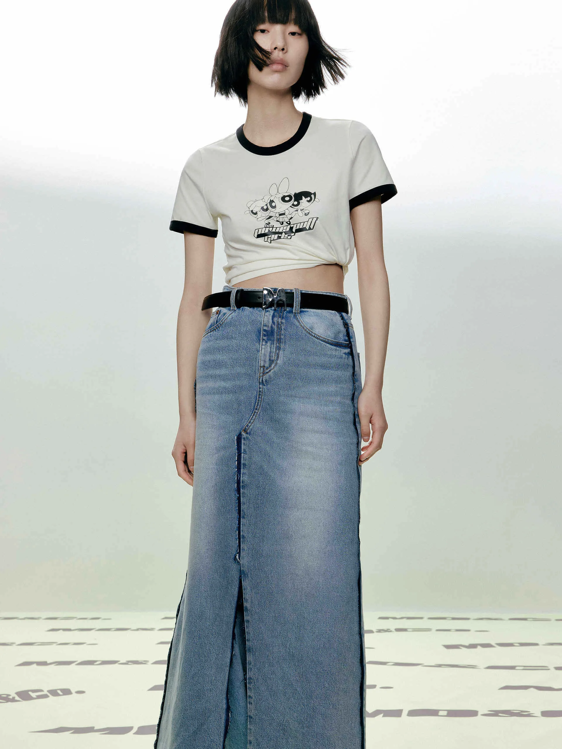 Polished Fit Seams Detail Slit Denim Skirt