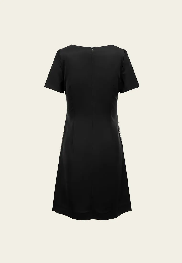 MinimalistStyle Match Fit Gem-detail Square Collar Pocket Dress