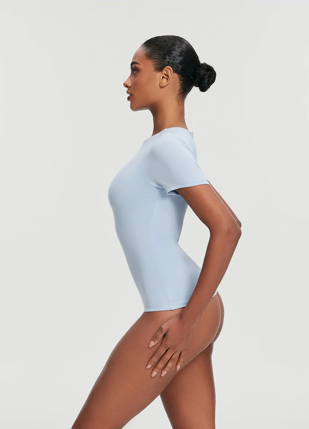 Stylish piece Breathable mesh lining Short Sleeve Crew Neck Top