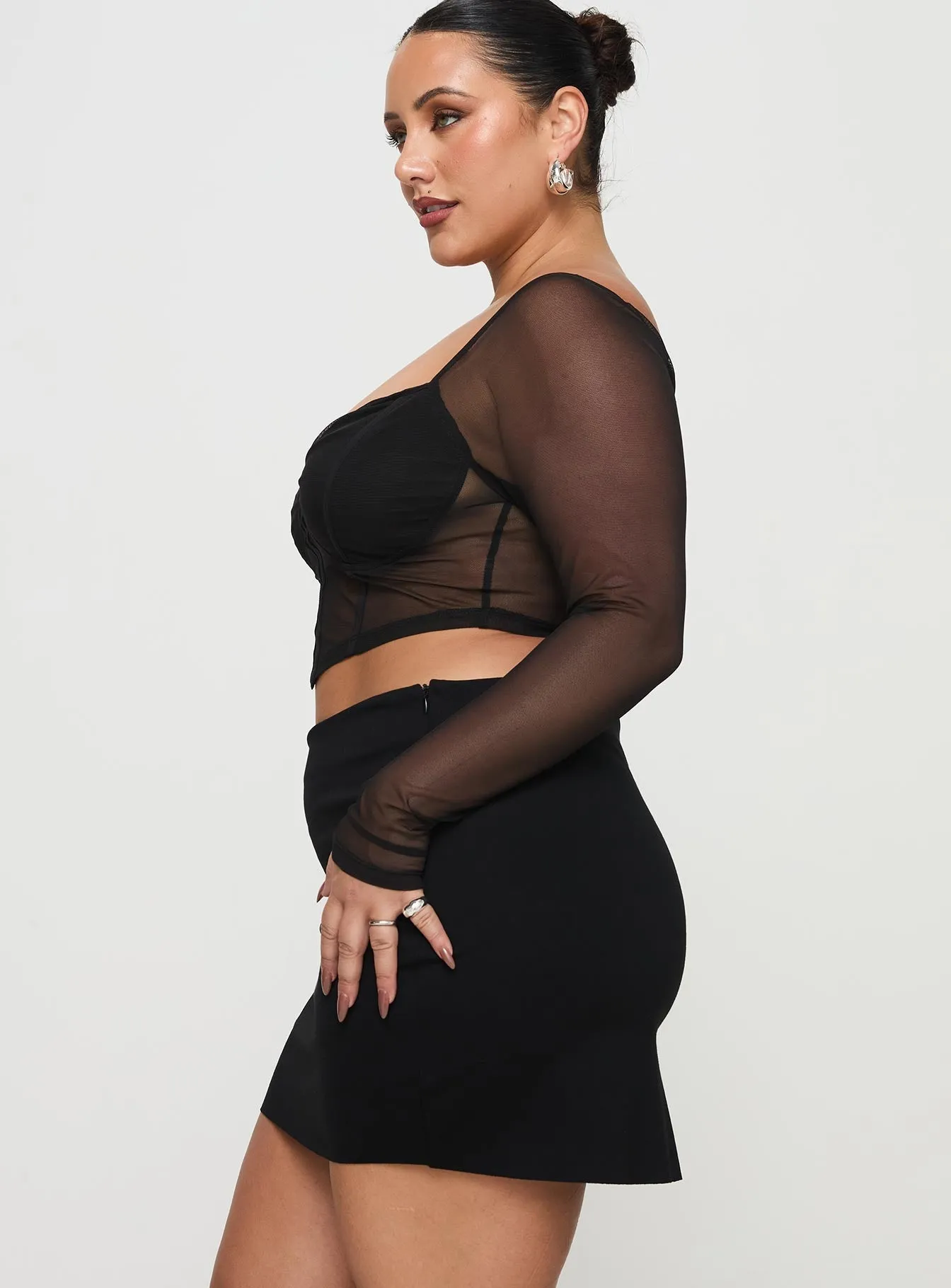 Travel Ease Crisp Fit Karley Low Waist Mini Skirt Black Curve