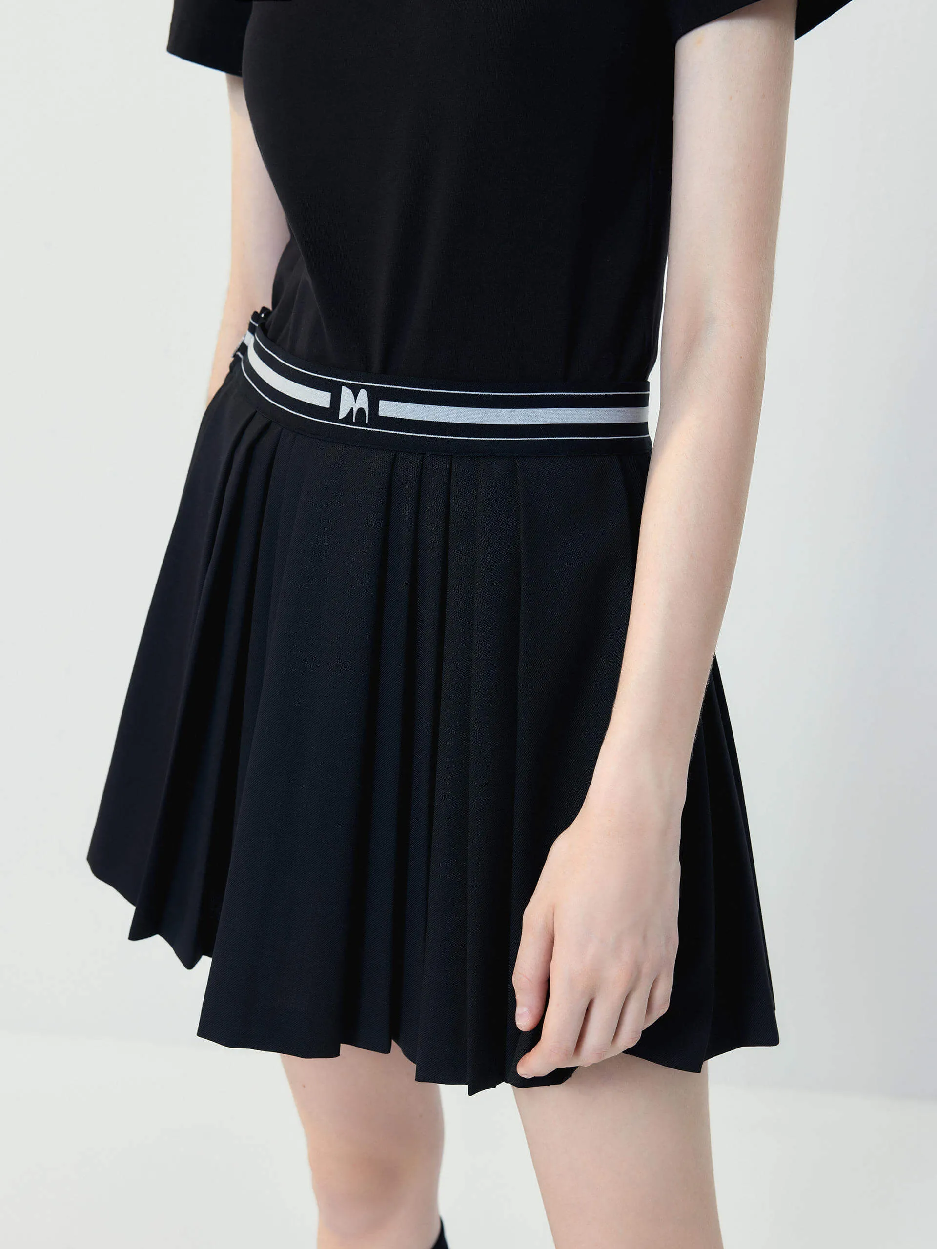 Outfit Moodboard Elasticated Waist Pleated Skirt