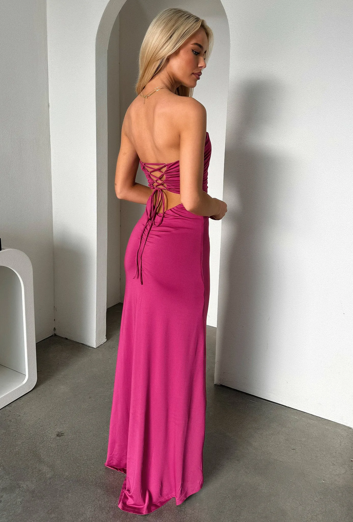 Elegant dress for evening Twill Glow Lahara Maxi Dress - Burgundy