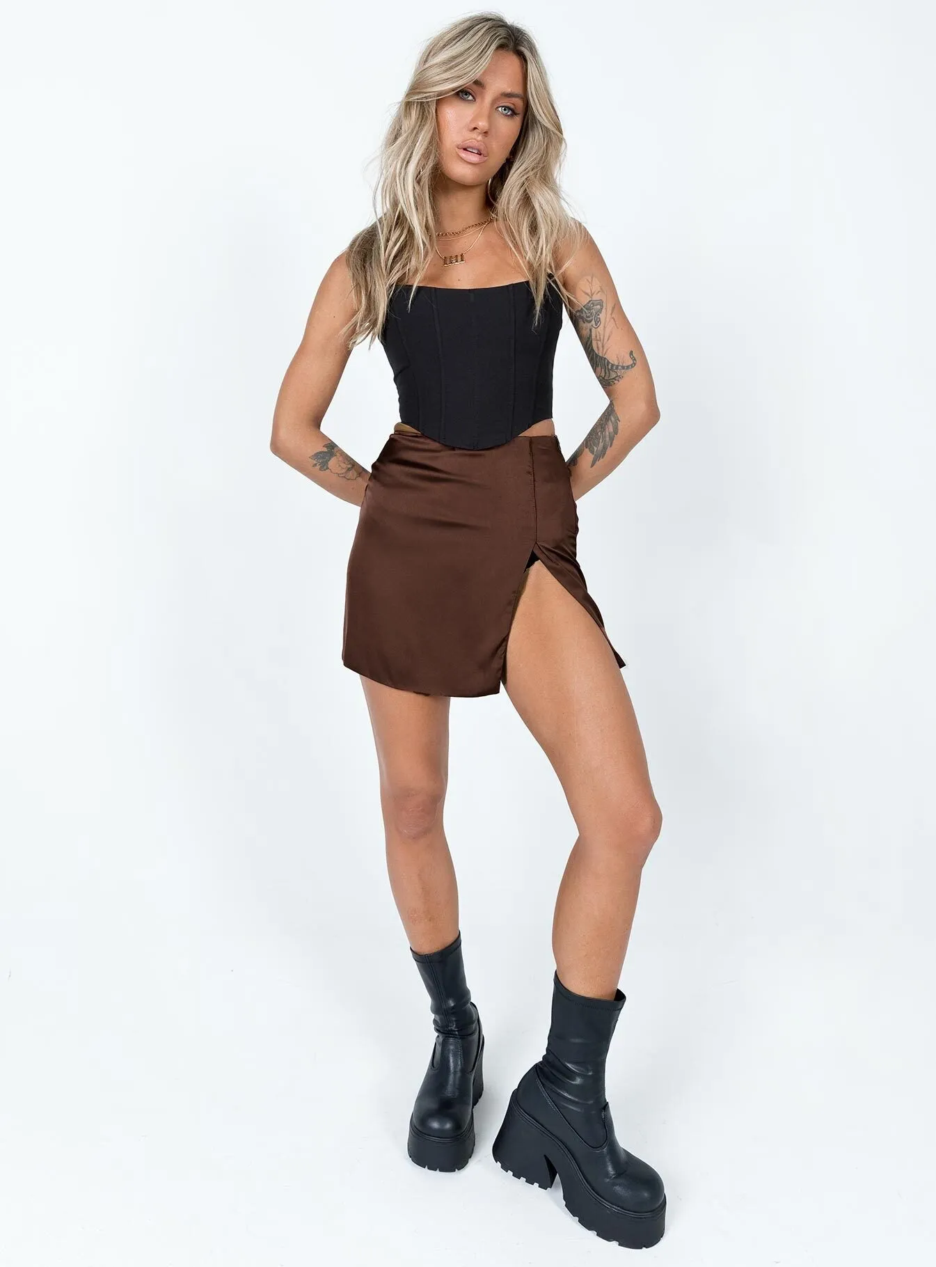 The Smith Mini Skirt Brown Daily Mood Key Feature