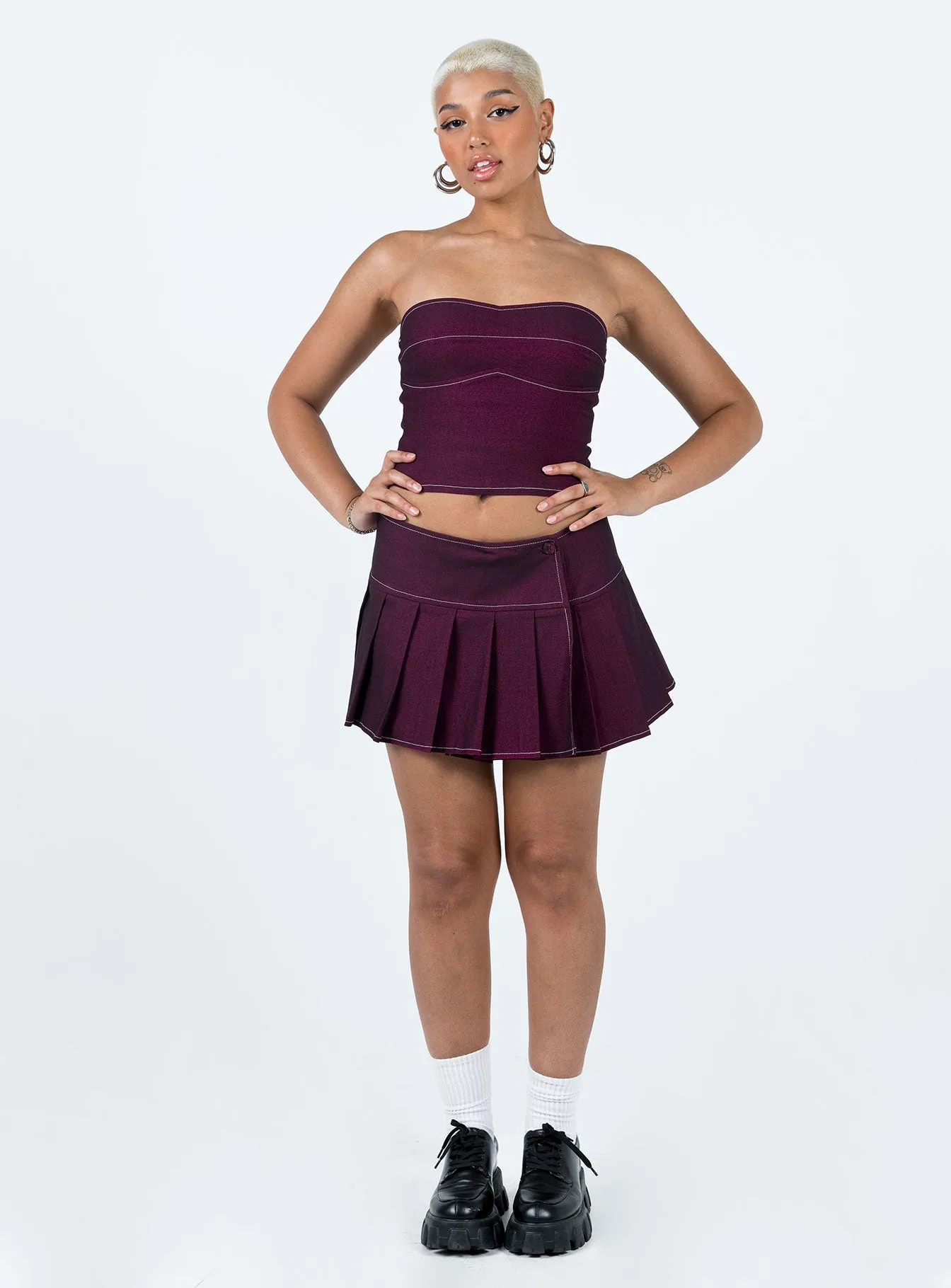 Chill Mood Maximalist look Motel Zabini Skirt Burgundy